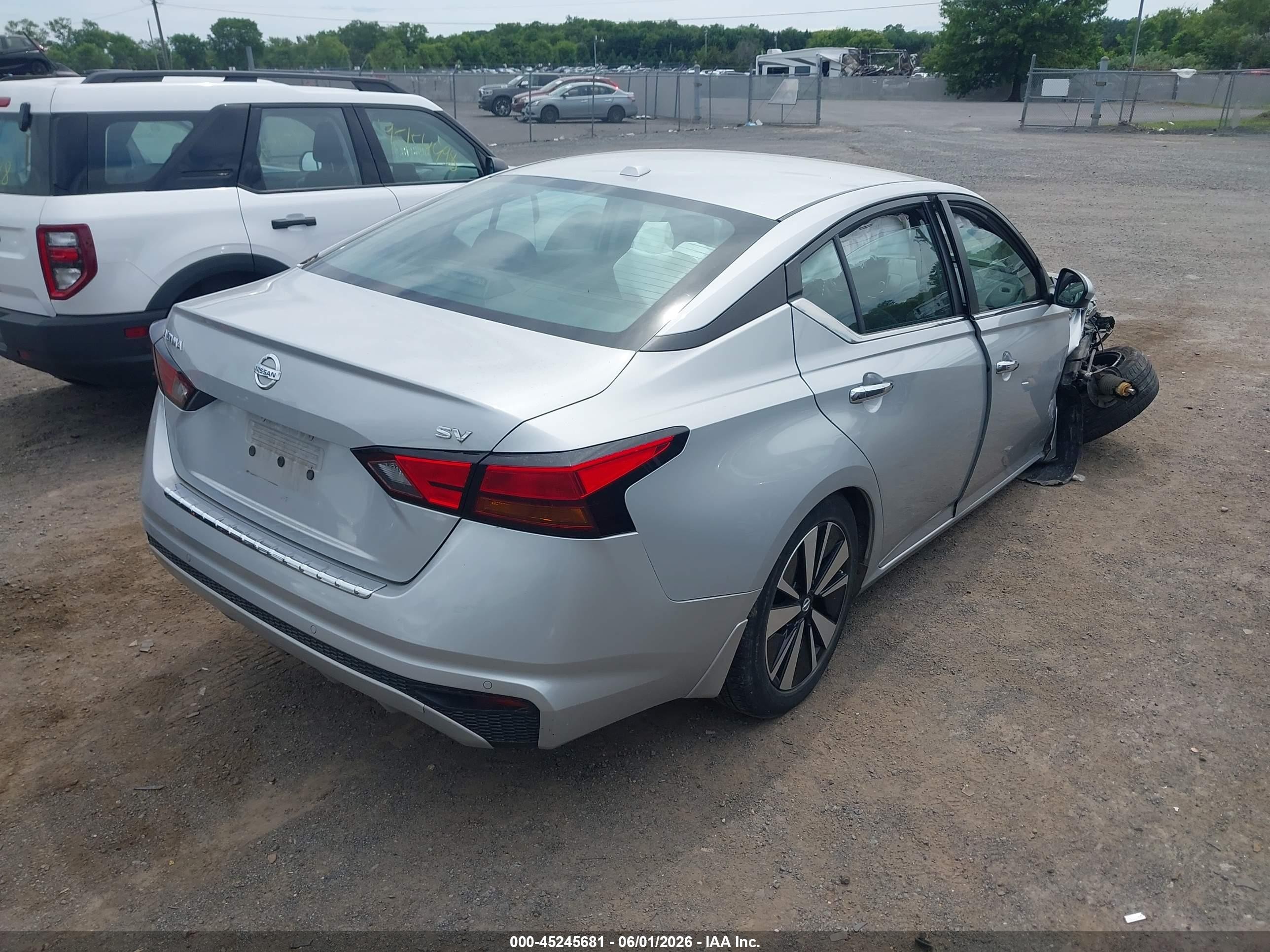 2021 Nissan Altima Sv Fwd Silver vin: 1N4BL4DV5MN415438