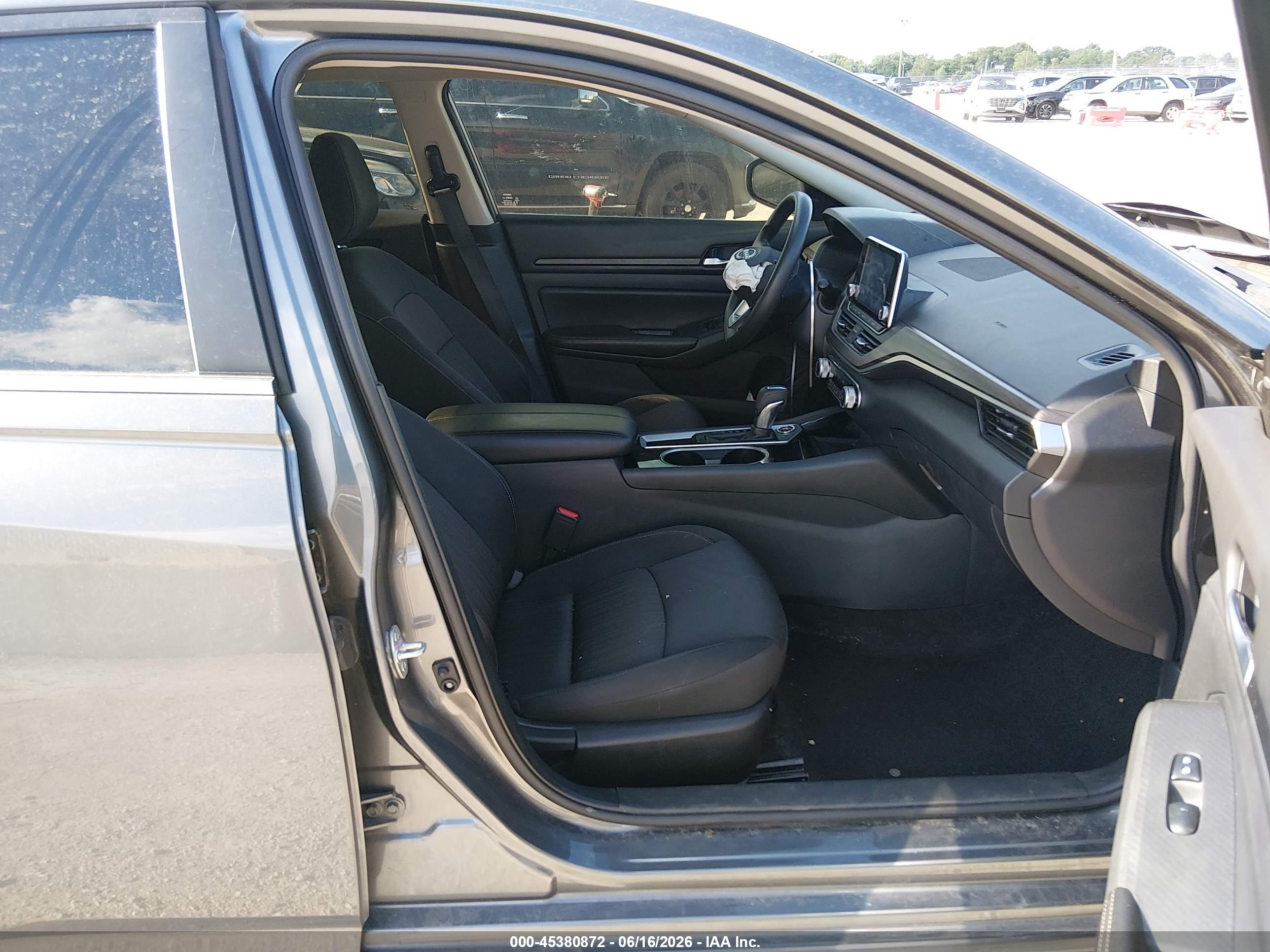 2024 Nissan Altima Sv Fwd Silver vin: 1N4BL4DV5RN384568