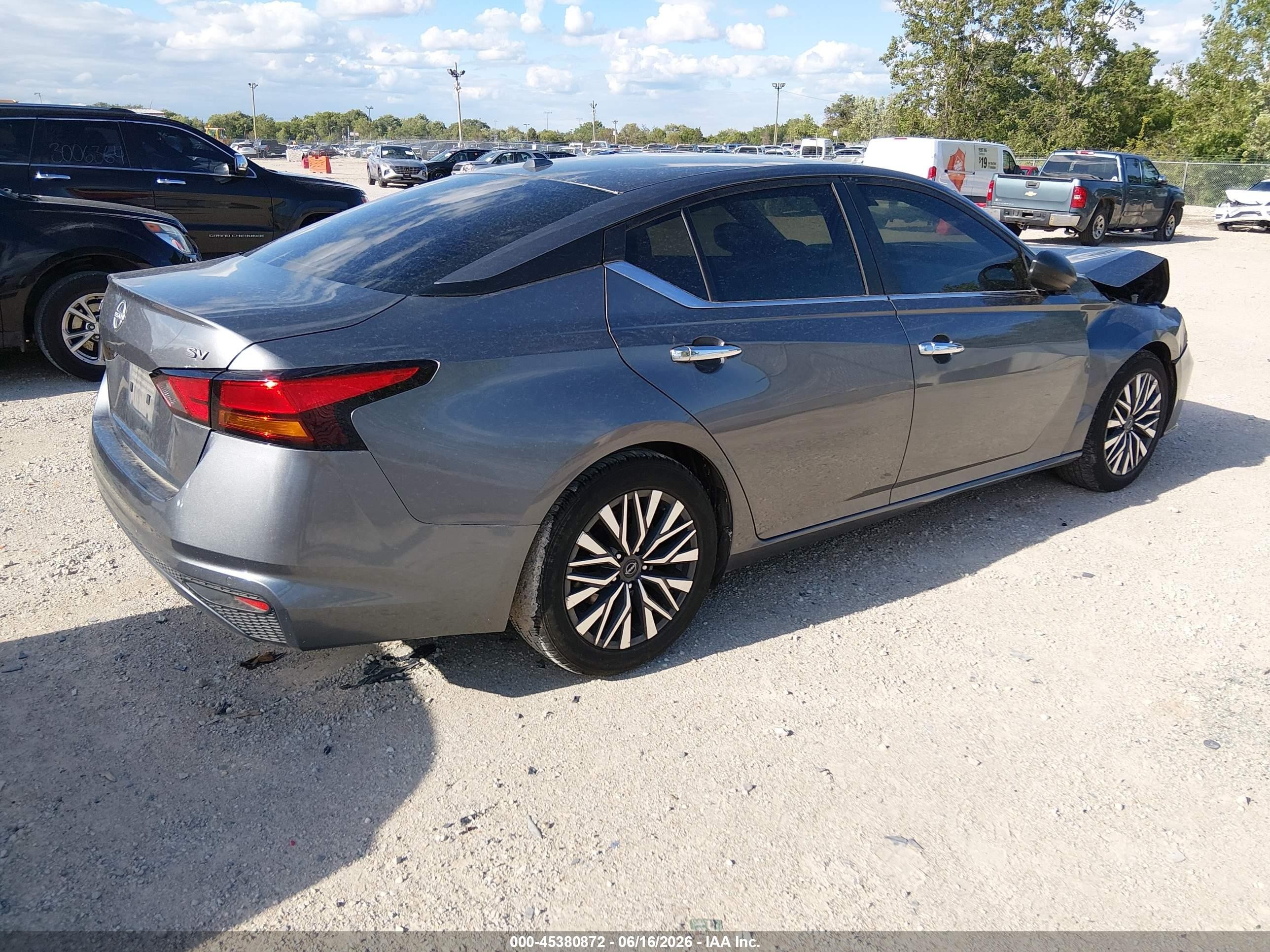 2024 Nissan Altima Sv Fwd Silver vin: 1N4BL4DV5RN384568