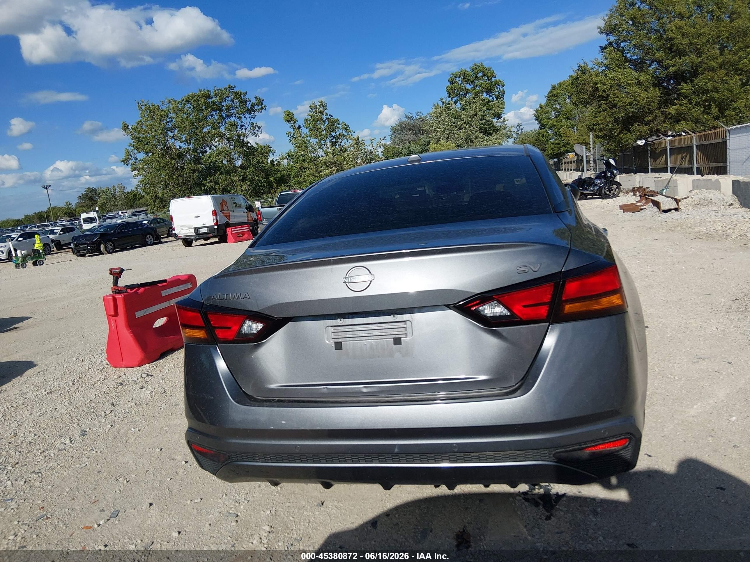 2024 Nissan Altima Sv Fwd Silver vin: 1N4BL4DV5RN384568