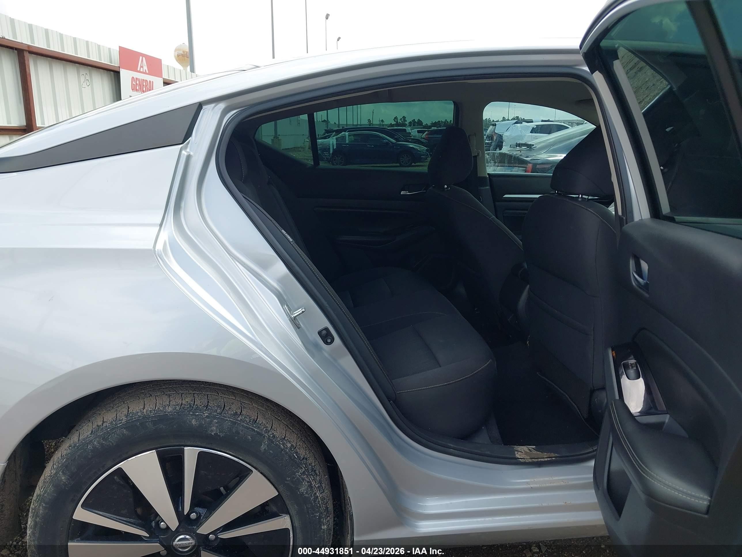 2021 Nissan Altima Sv Fwd Серебряный vin: 1N4BL4DV6MN315896