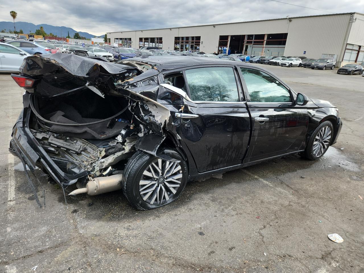 2025 Nissan Altima Sv Black vin: 1N4BL4DV6SN352069 Damage: Roof, Dent(S) W/ Paint Dmg, > 12 Inches