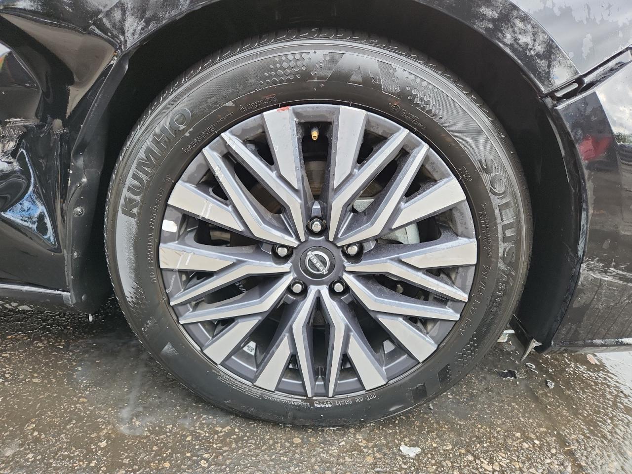 2025 Nissan Altima Sv Black vin: 1N4BL4DV6SN352069 Damage: Right Front Wheel, Curb Rash, 6 To 7 Inches