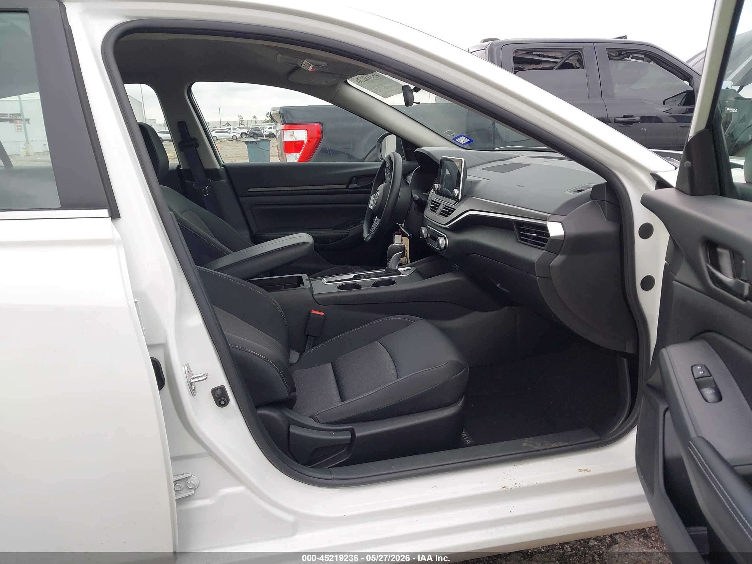 2026 Nissan Altima Sv Fwd Белый vin: 1N4BL4DV6TN306467