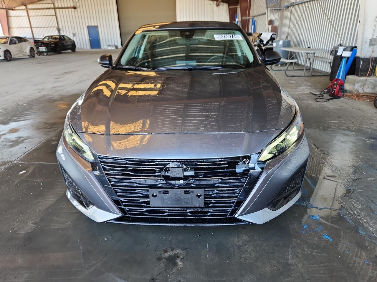 2026 Nissan Altima Sv Серый vin: 1N4BL4DV6TN322846 Damage: Grille, Broken, Replacement Required