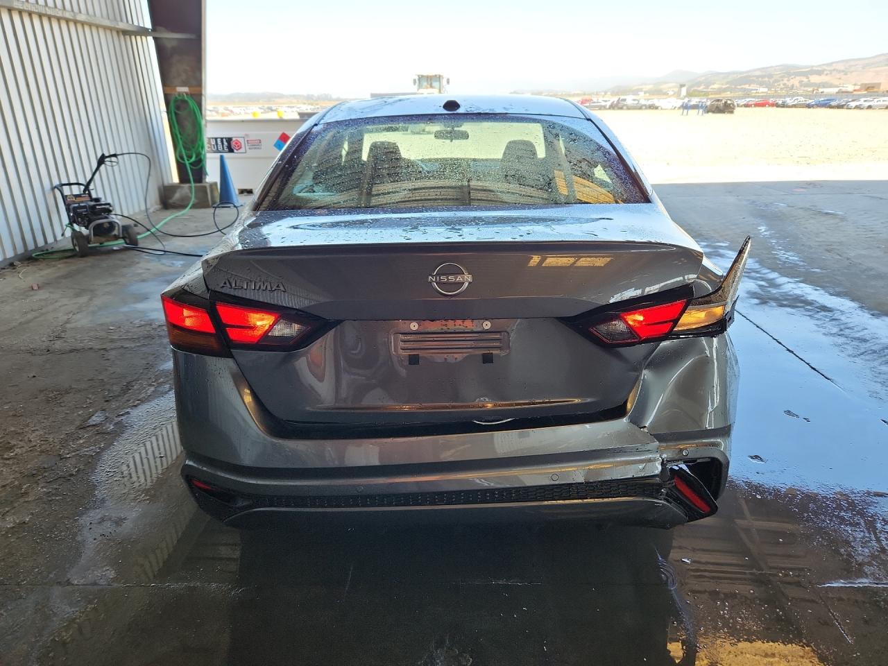 2026 Nissan Altima Sv Серый vin: 1N4BL4DV6TN322846 Damage: Deck Lid, Dent(S) W/ Paint Dmg, 3 To 4 Inches