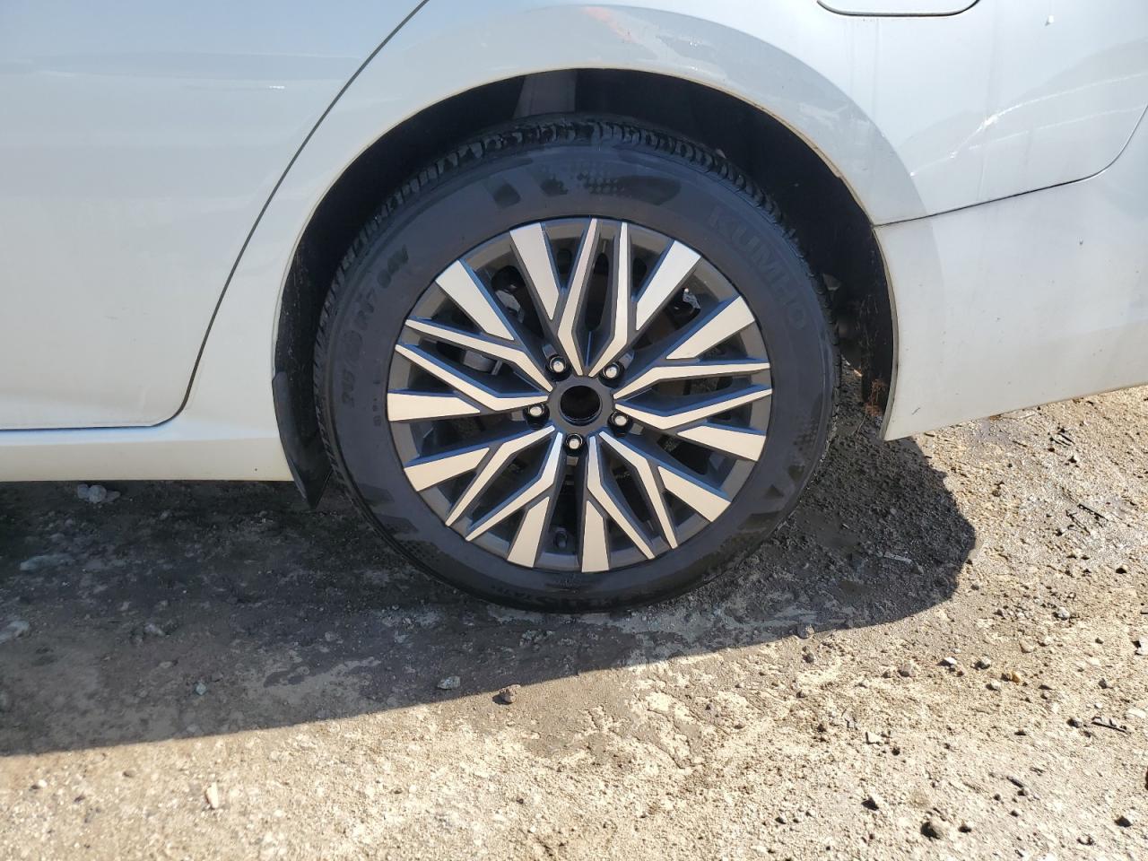 2025 Nissan Altima Sv White vin: 1N4BL4DV8SN375370 Damage: Left Rear Center Cap, Missing, Replacement Required