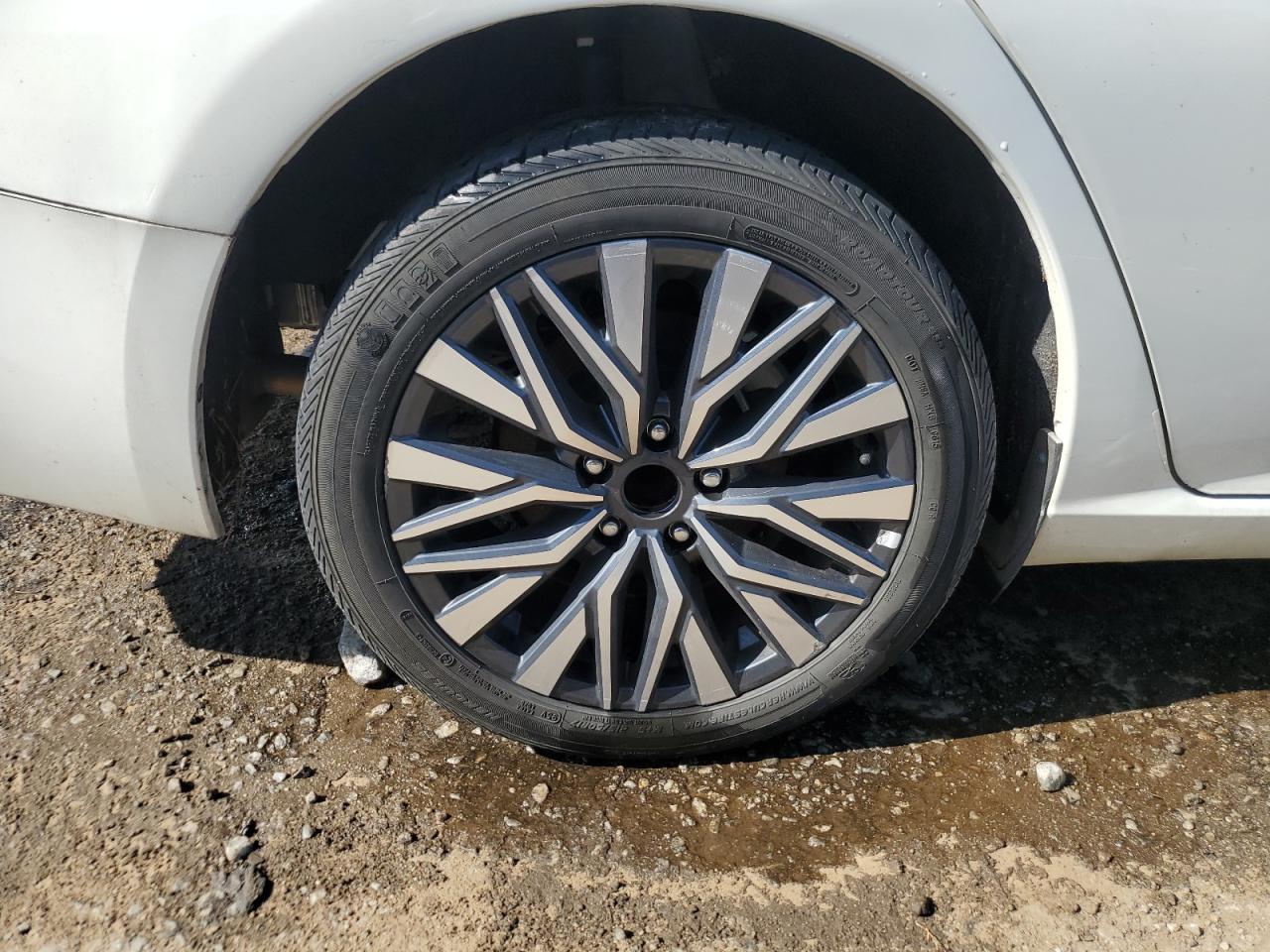 2025 Nissan Altima Sv White vin: 1N4BL4DV8SN375370 Damage: Right Rear Center Cap, Missing, Replacement Required