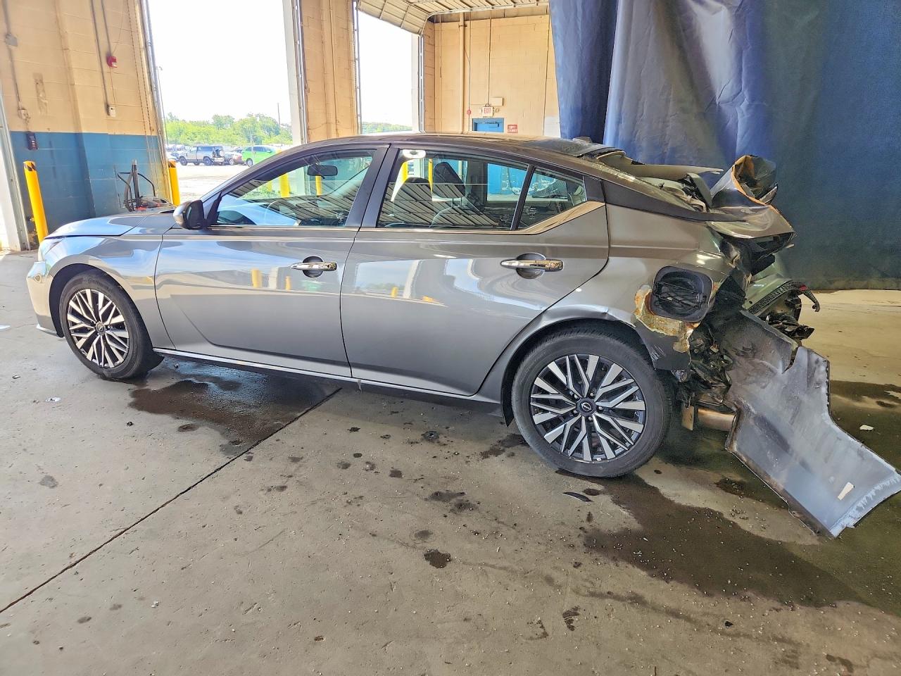 2025 Nissan Altima Sv Gray vin: 1N4BL4DV8SN388961