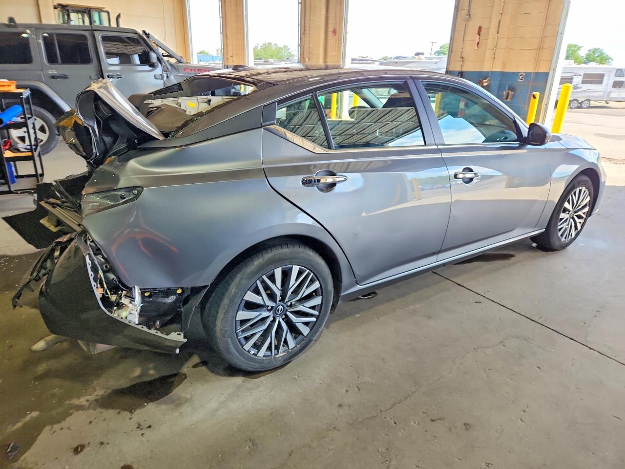 2025 Nissan Altima Sv Gray vin: 1N4BL4DV8SN388961