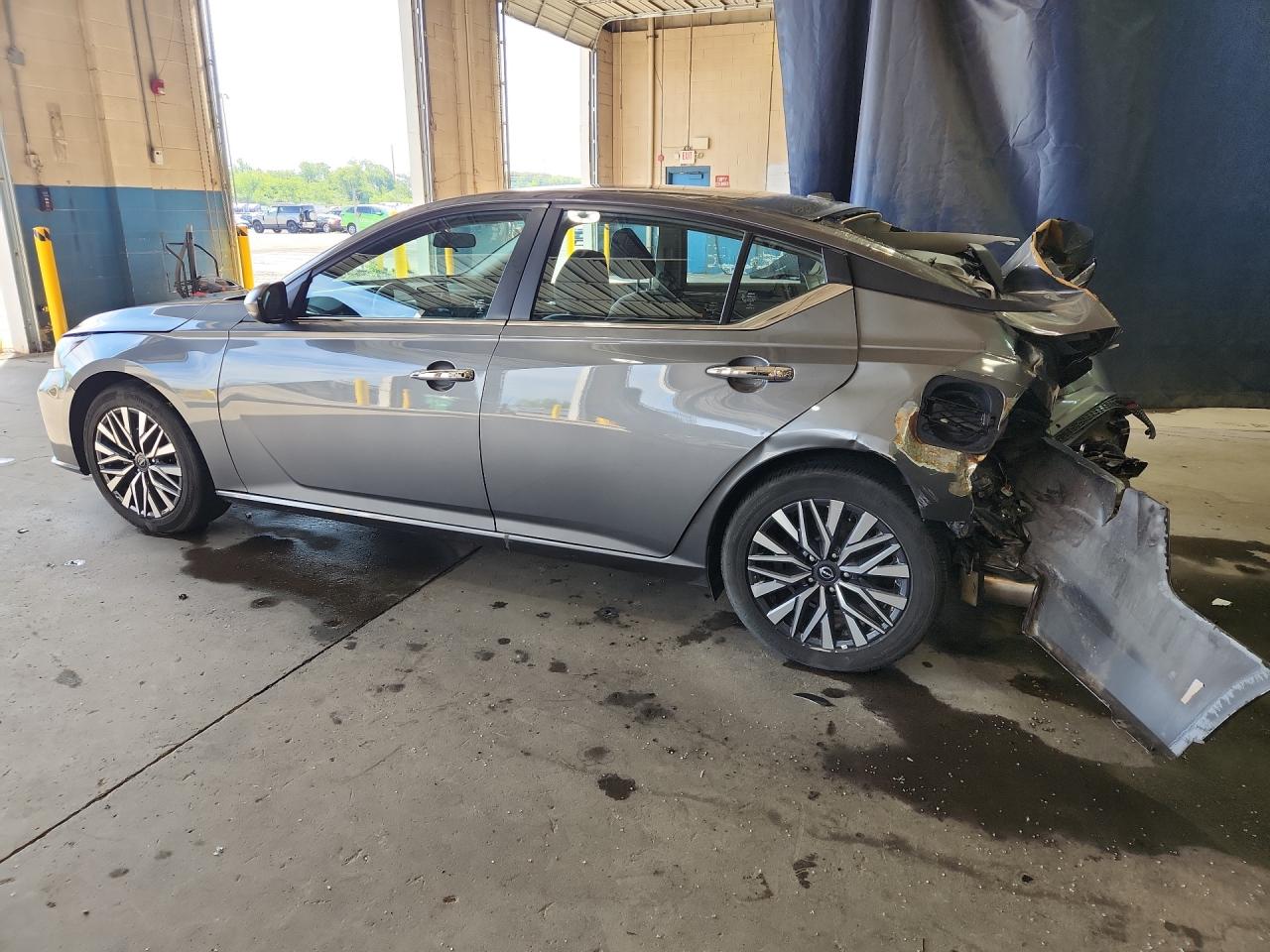 2025 Nissan Altima Sv Gray vin: 1N4BL4DV8SN388961 Damage: Left Rear Door, Dent(S) W/No Paint Dmg, 1 To 2 Inches