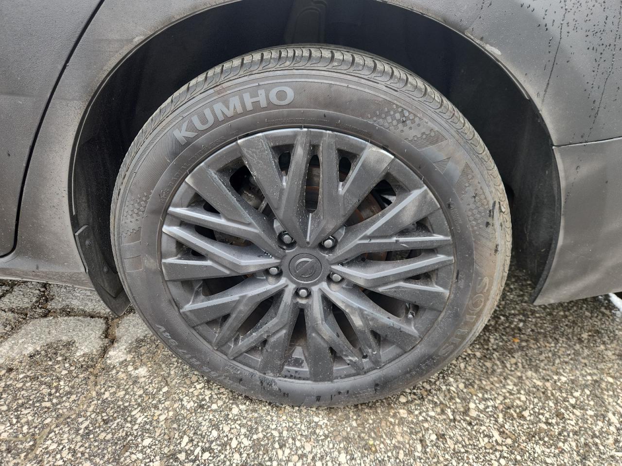 2025 Nissan Altima Sv Gray vin: 1N4BL4DV8SN404091 Damage: Left Rear Wheel, Curb Rash, 2 To 3 Inches