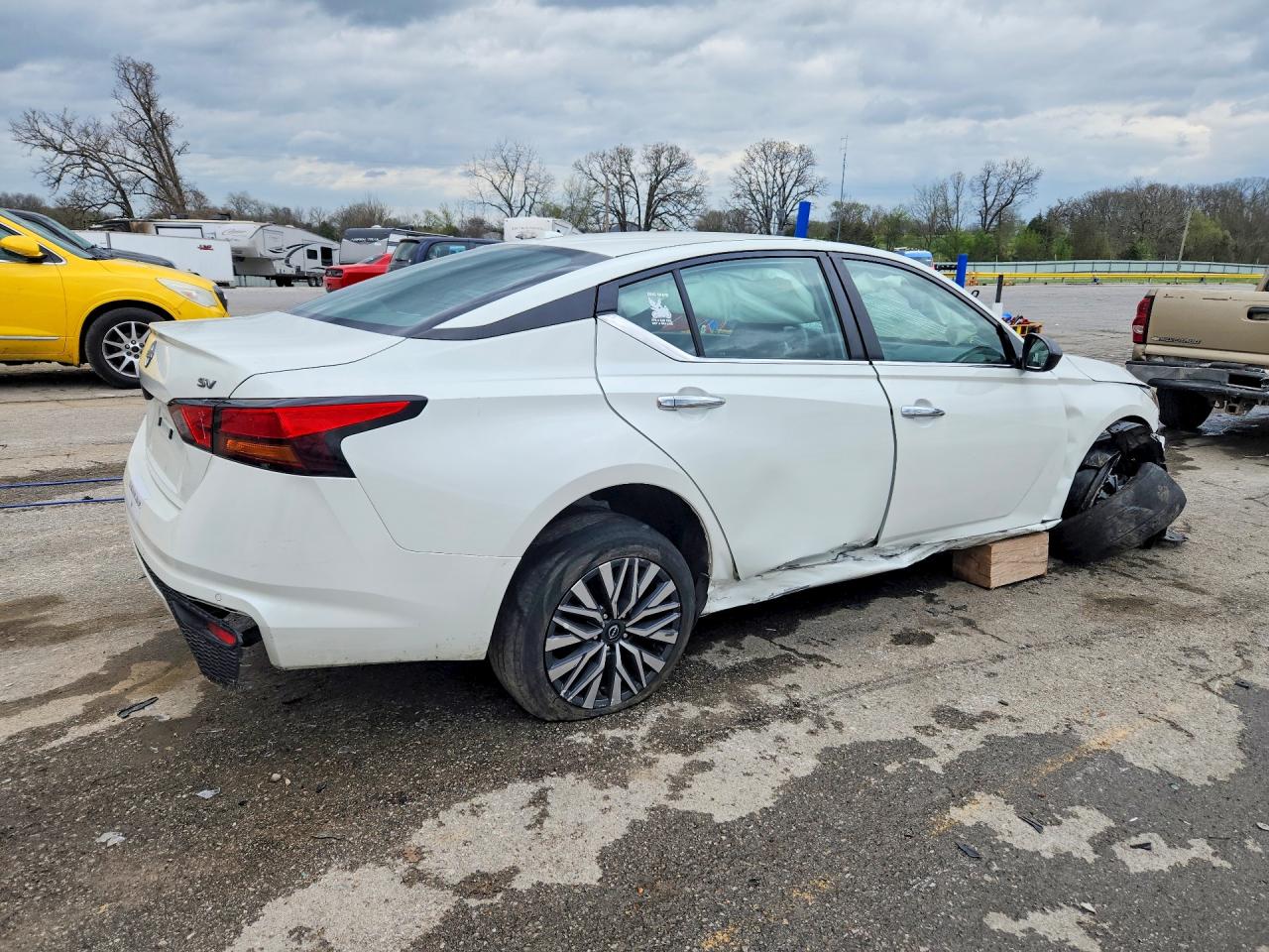 2024 Nissan Altima 2.5 Sv White vin: 1N4BL4DV9RN326916