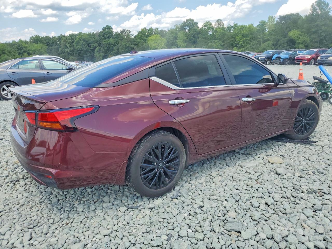 2025 Nissan Altima Sv Maroon vin: 1N4BL4DV9SN346508