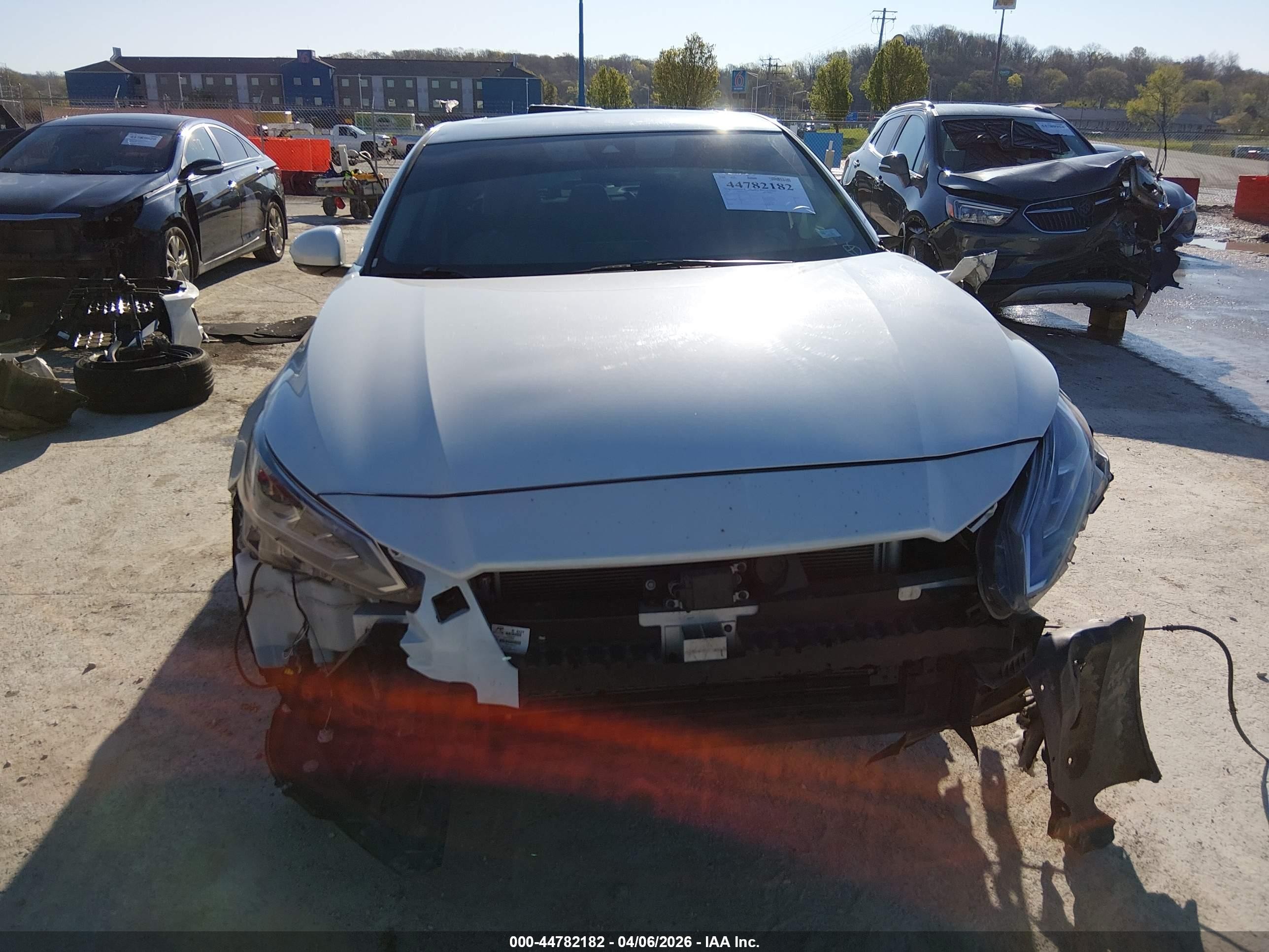 2022 Nissan Altima Sv Fwd White vin: 1N4BL4DVXNN332590