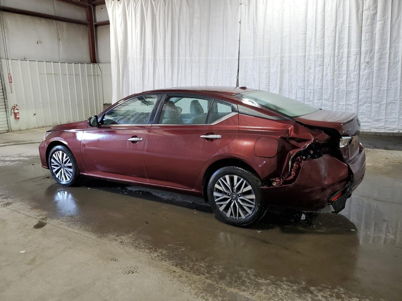 2023 Nissan Altima Sv Бордовый vin: 1N4BL4DW1PN352206 Damage: Left Qtr Panel, Severe Damage, Replacement Required