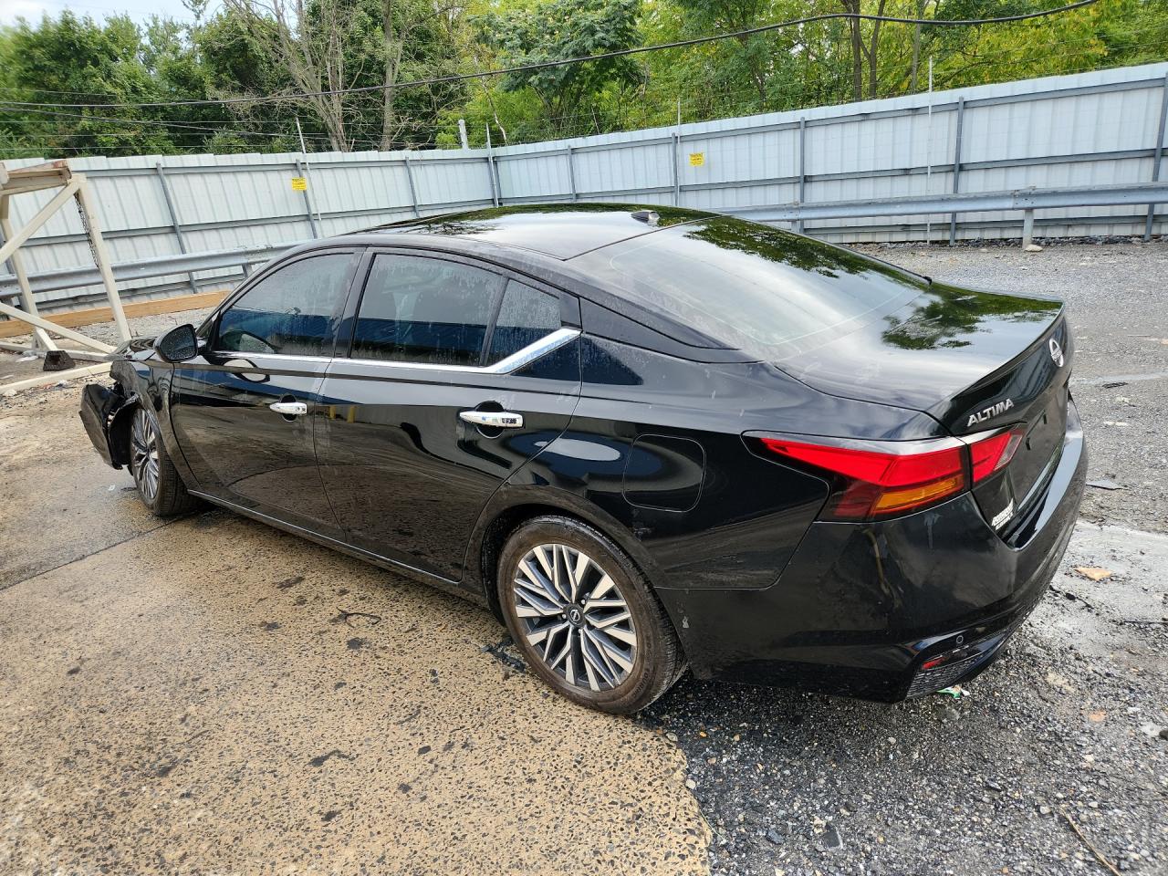 2023 Nissan Altima Sv Black vin: 1N4BL4DW5PN349888 Damage: Left Qtr Panel, Dent(S) W/ Paint Dmg, 2 To 3 Inches