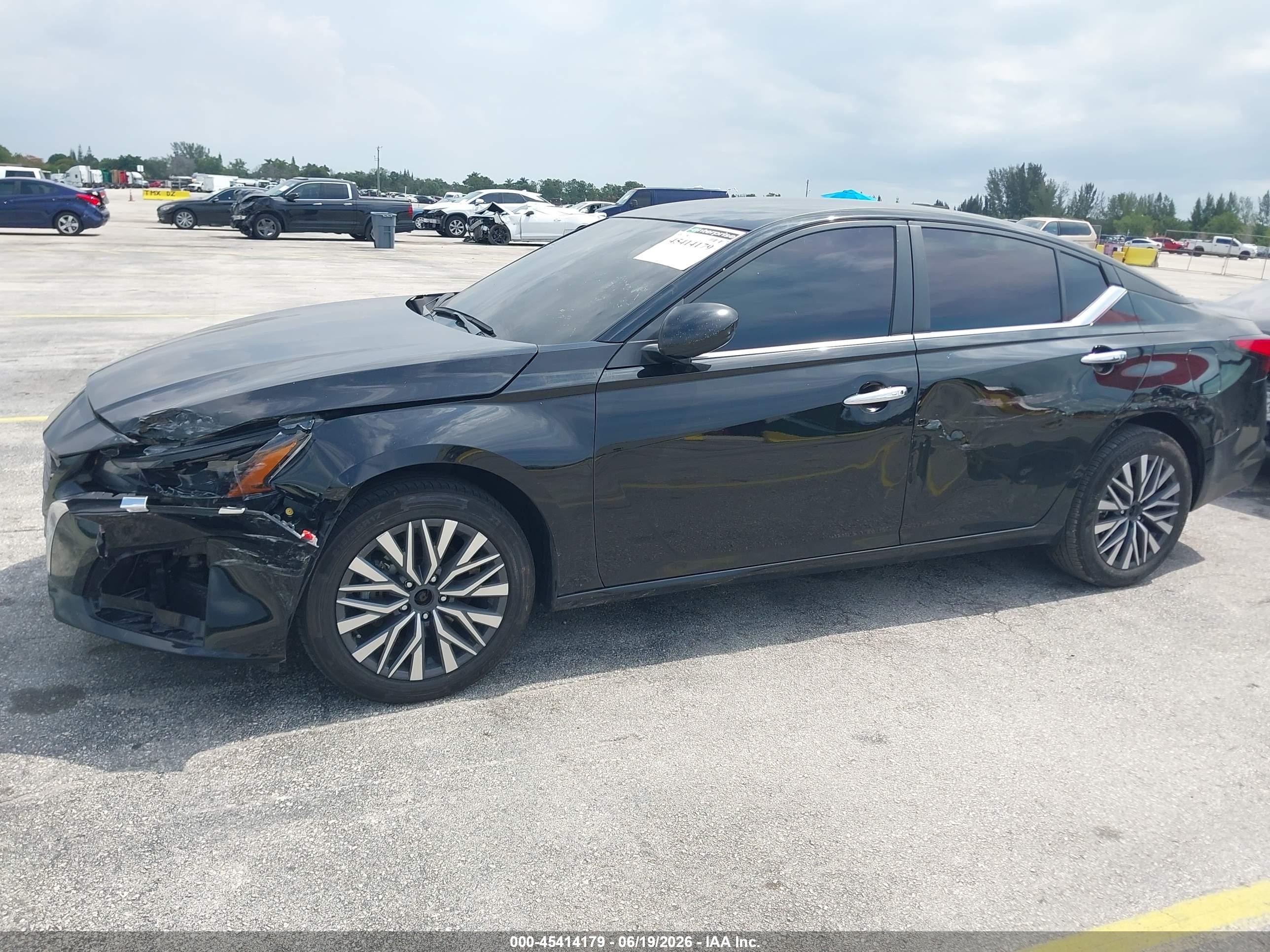 2025 Nissan Altima Sv Awd Черный vin: 1N4BL4DW6SN352288