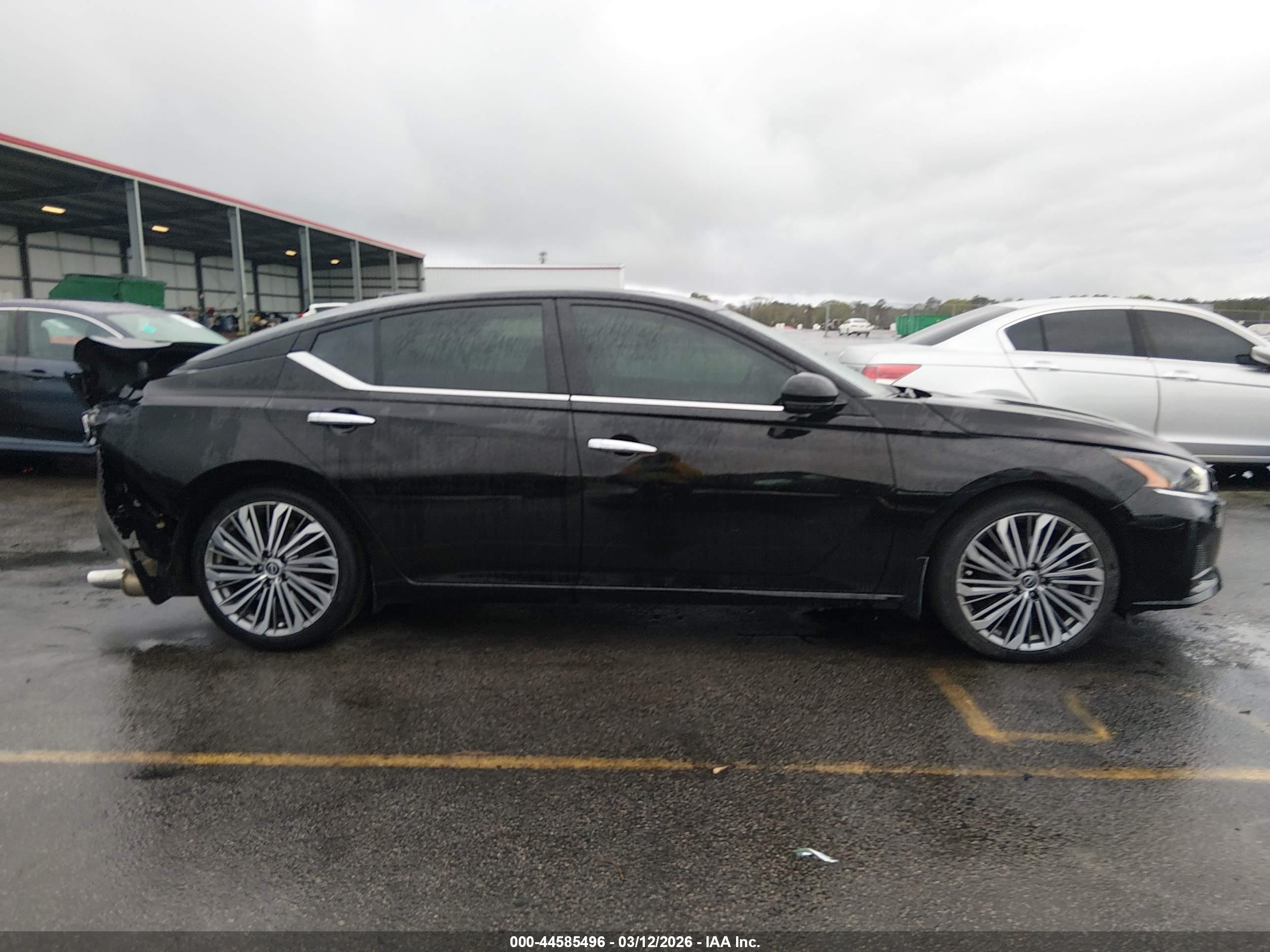 2023 Nissan Altima Sl Fwd Черный vin: 1N4BL4EV8PN302070