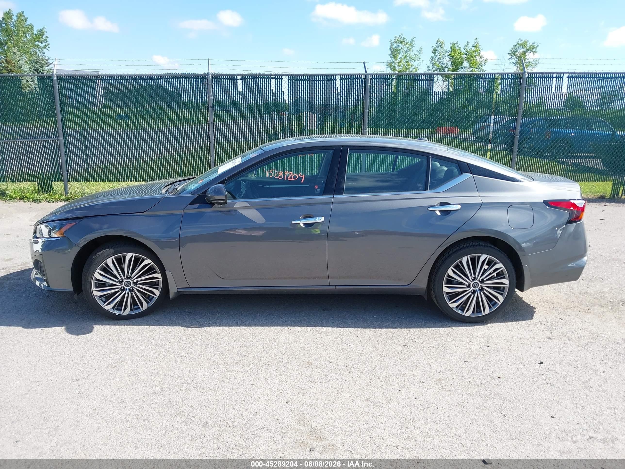 2025 Nissan Altima Sl Awd Gray vin: 1N4BL4EW6SN429577