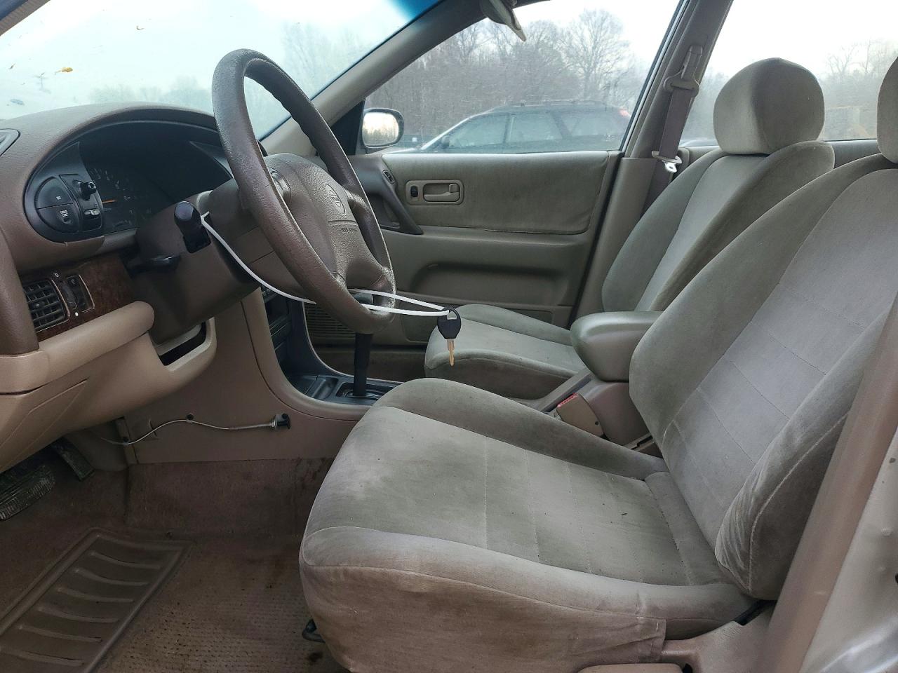 1995 Nissan Altima Xe Tan vin: 1N4BU31D0SC221122