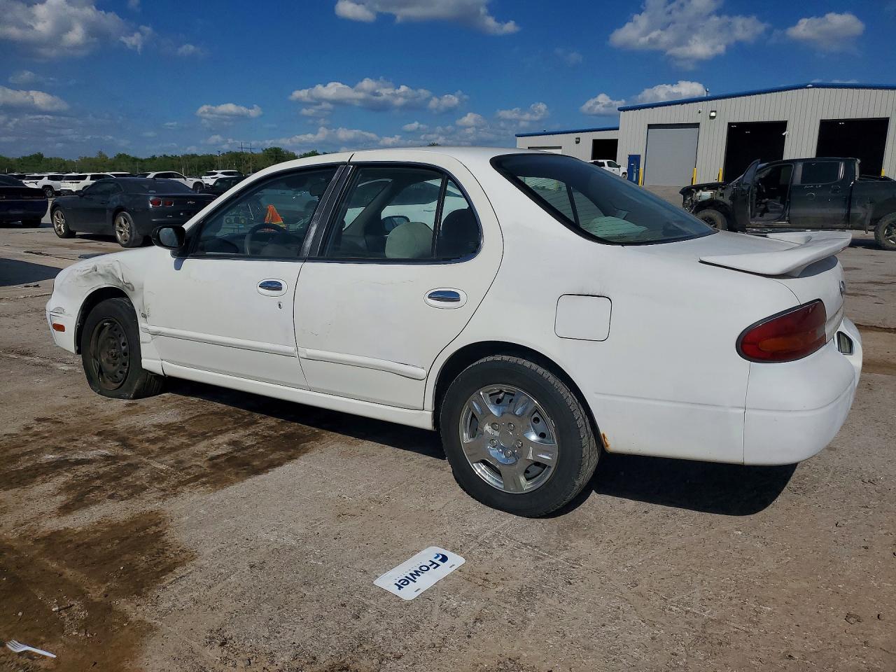 1994 Nissan Altima Xe White vin: 1N4BU31D3RC109022