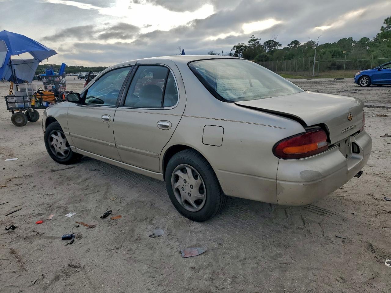 1994 Nissan Altima Xe Silver vin: 1N4BU31D7RC134232