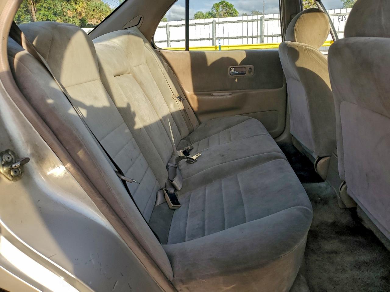 1994 Nissan Altima Xe Silver vin: 1N4BU31D7RC134232