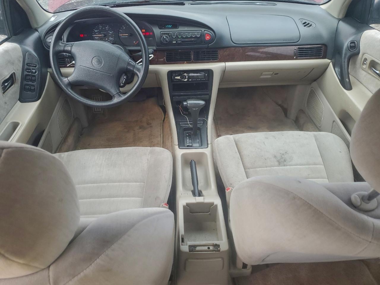 1994 Nissan Altima Xe Burgundy vin: 1N4BU31D7RC220091