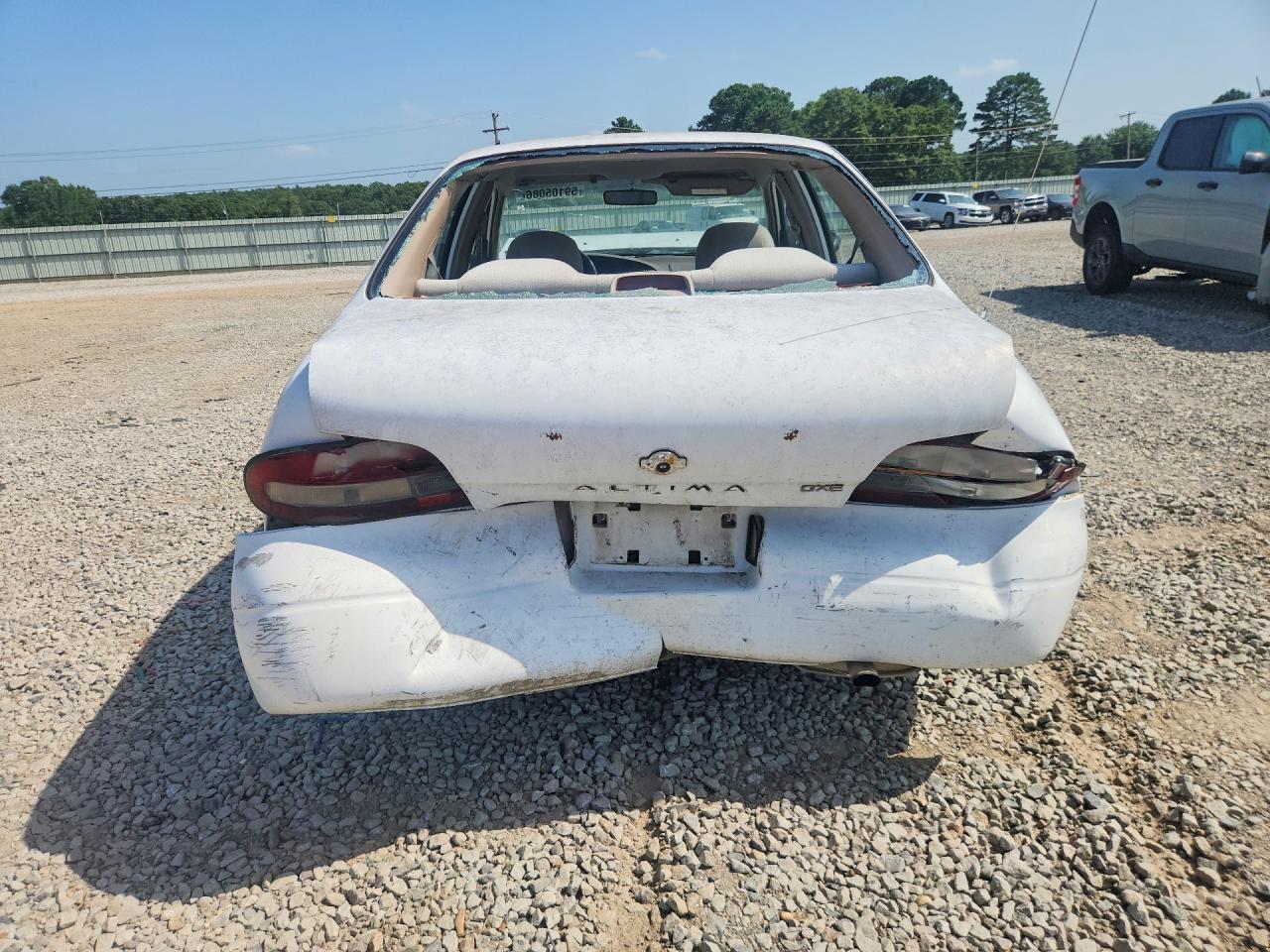 1997 Nissan Altima White vin: 1N4BU31D8VC164463