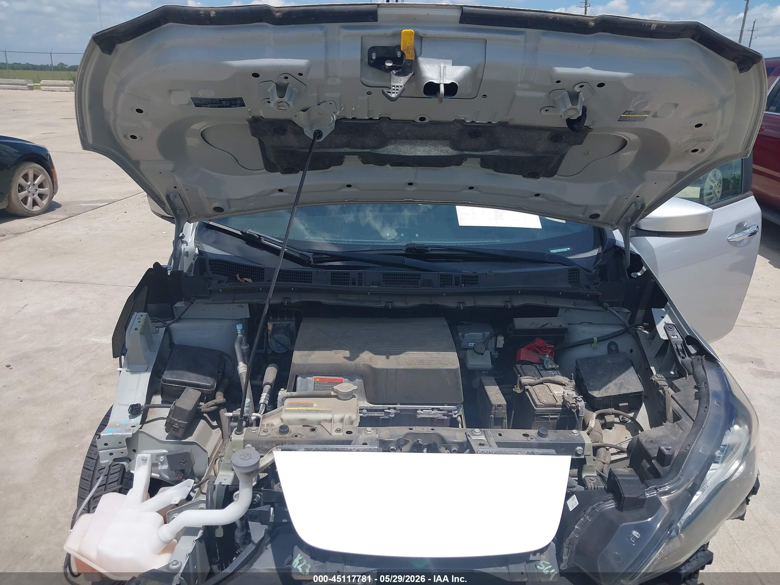 2019 Nissan Leaf Sv Plus Silver vin: 1N4BZ1CP2KC310395