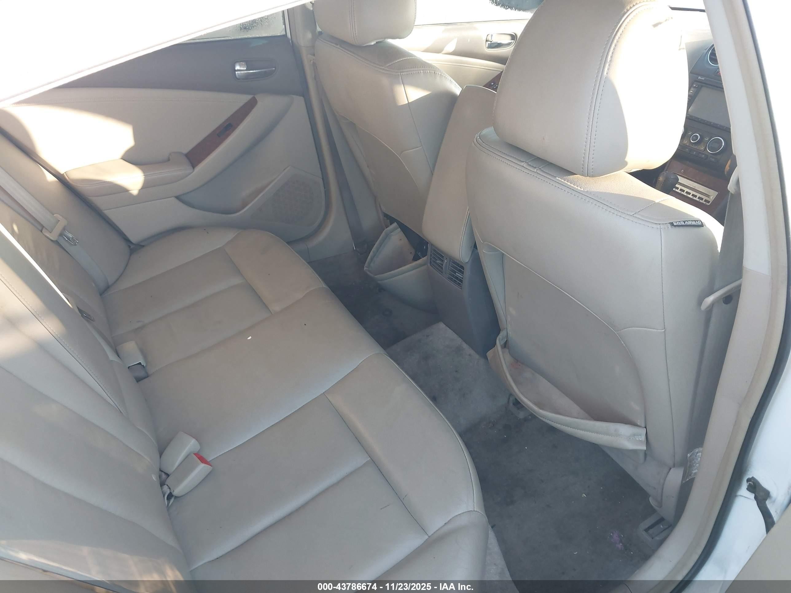 2008 Nissan Altima Hybrid   White vin: 1N4CL21E18C228440