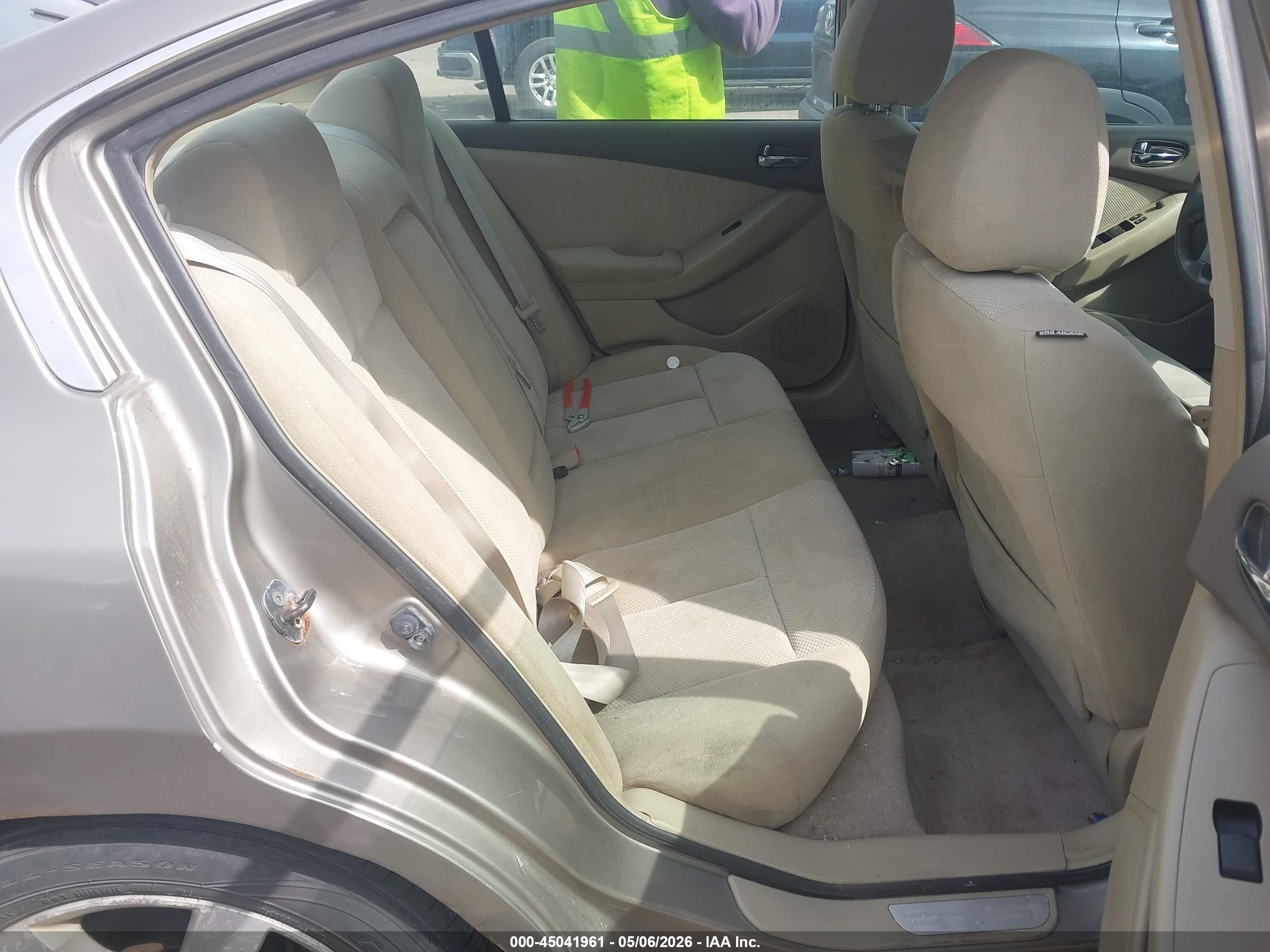 2007 Nissan Altima Hybrid   Beige vin: 1N4CL21E27C151513
