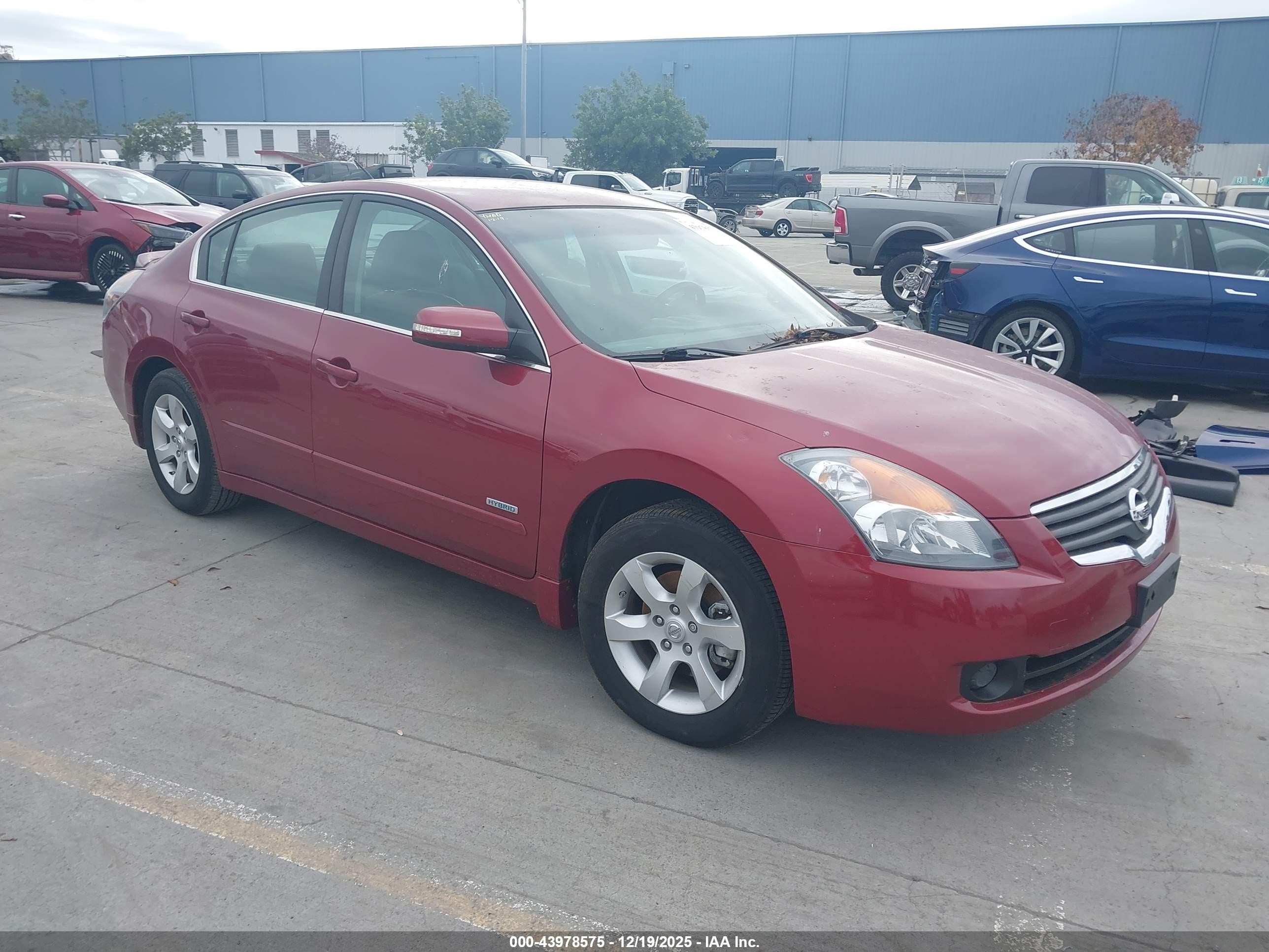 2008 Nissan Altima Hybrid   Red vin: 1N4CL21E28C125303