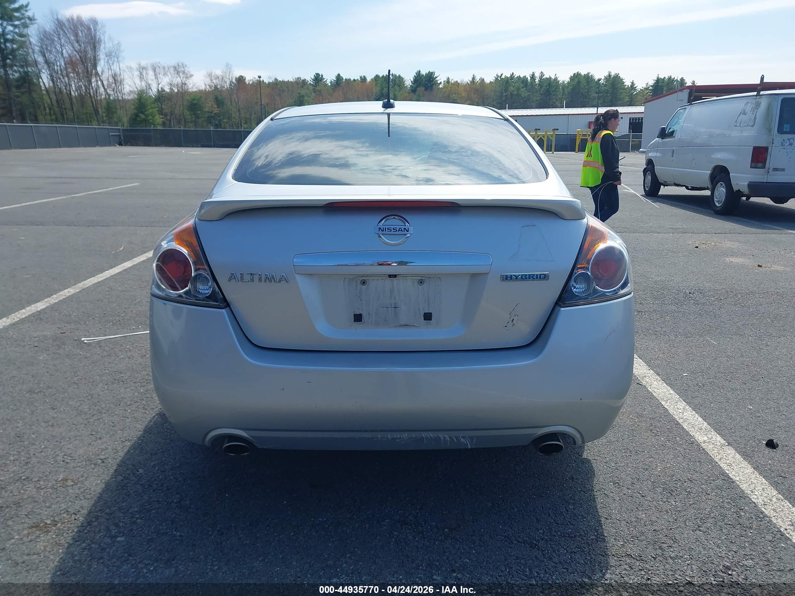 2008 Nissan Altima Hybrid   Silver vin: 1N4CL21E28C215518