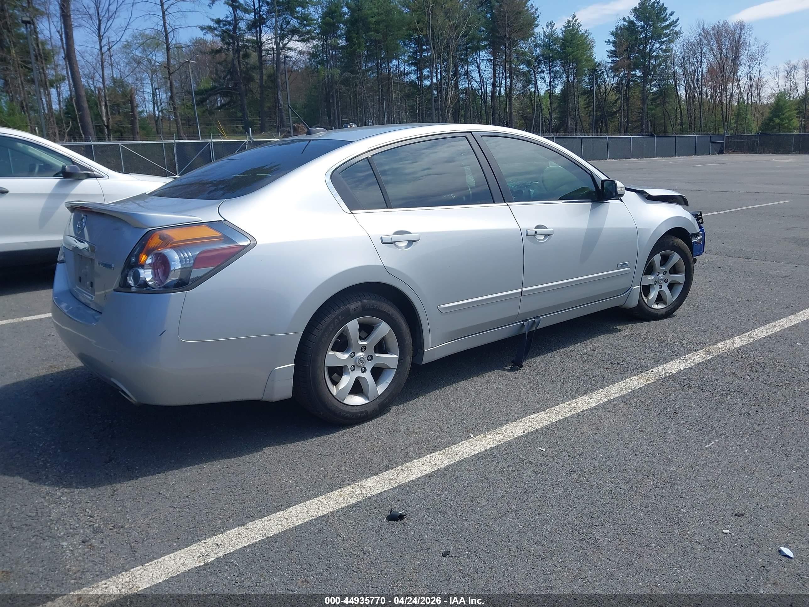 2008 Nissan Altima Hybrid   Silver vin: 1N4CL21E28C215518