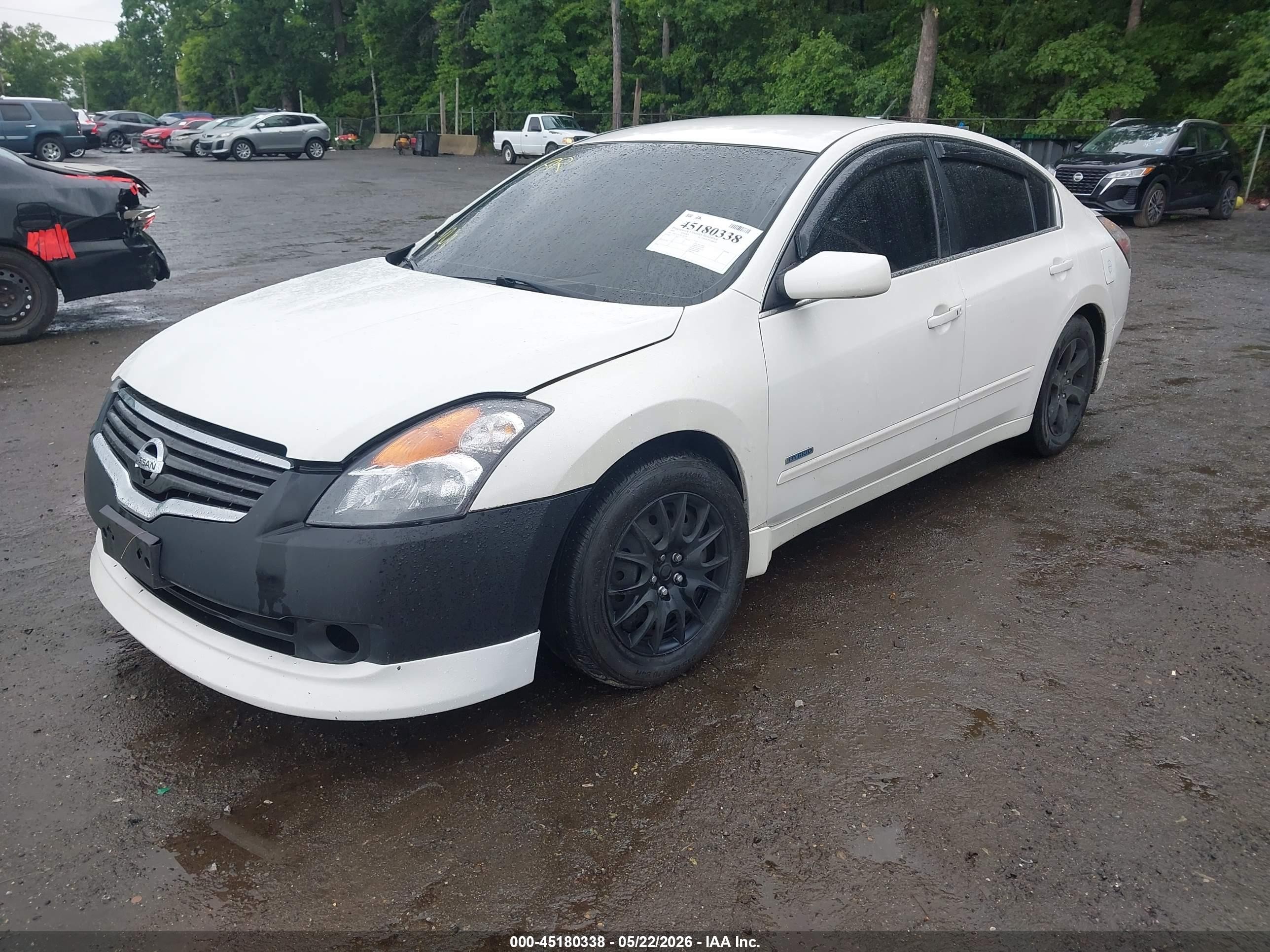 2009 Nissan Altima Hybrid   White vin: 1N4CL21E39C182370