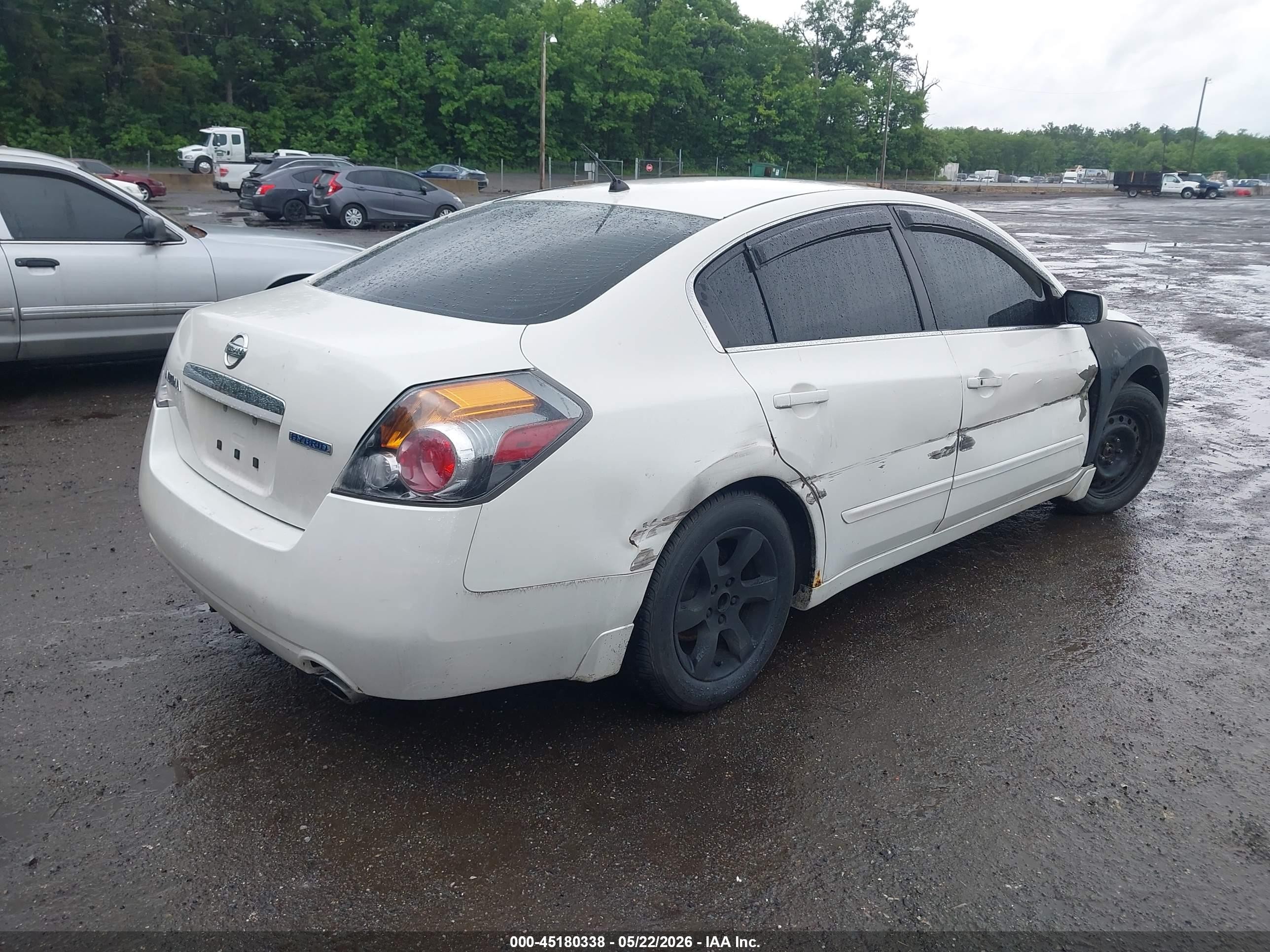 2009 Nissan Altima Hybrid   White vin: 1N4CL21E39C182370
