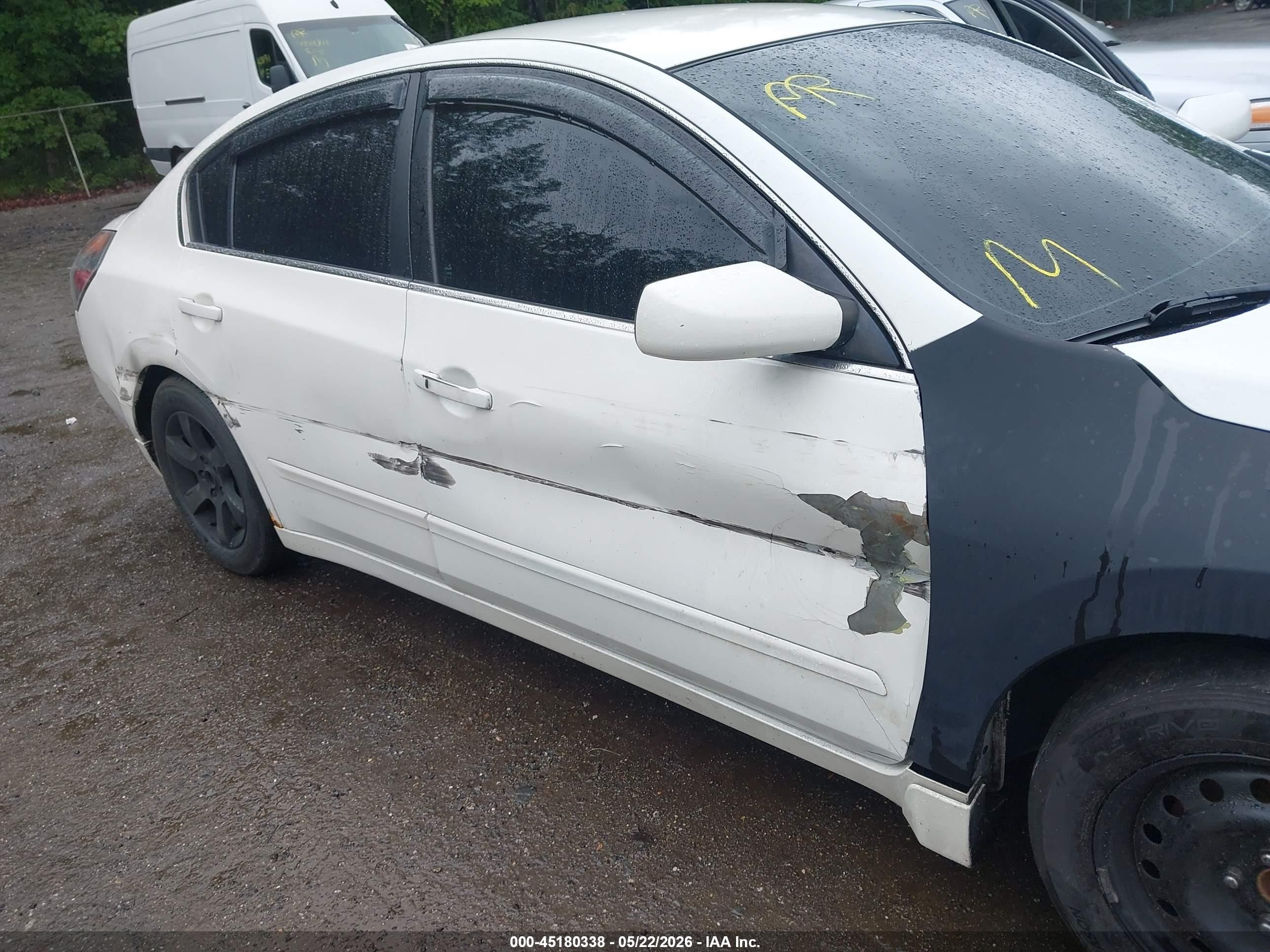 2009 Nissan Altima Hybrid   White vin: 1N4CL21E39C182370