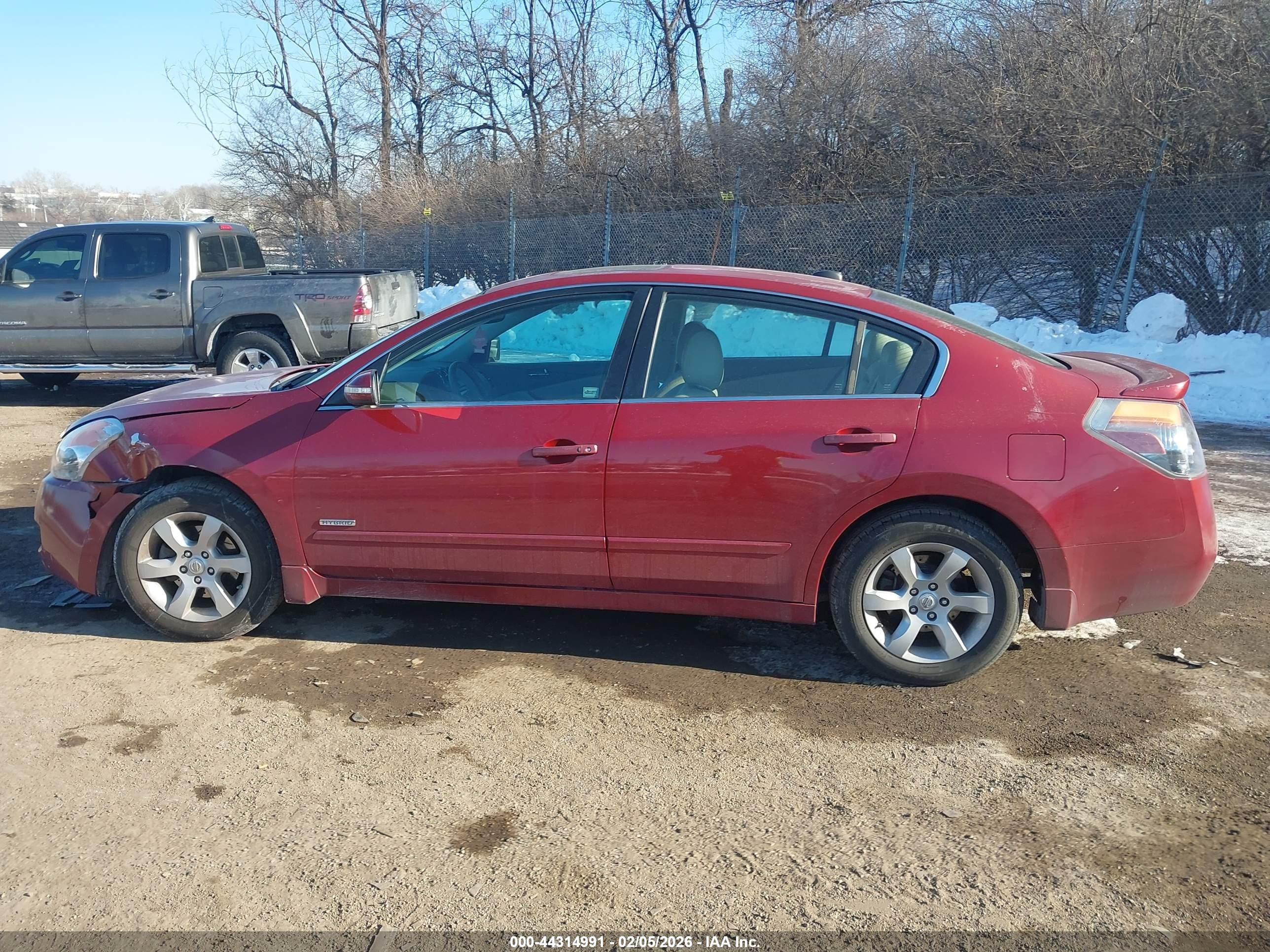 2008 Nissan Altima Hybrid   Red vin: 1N4CL21E48C173000