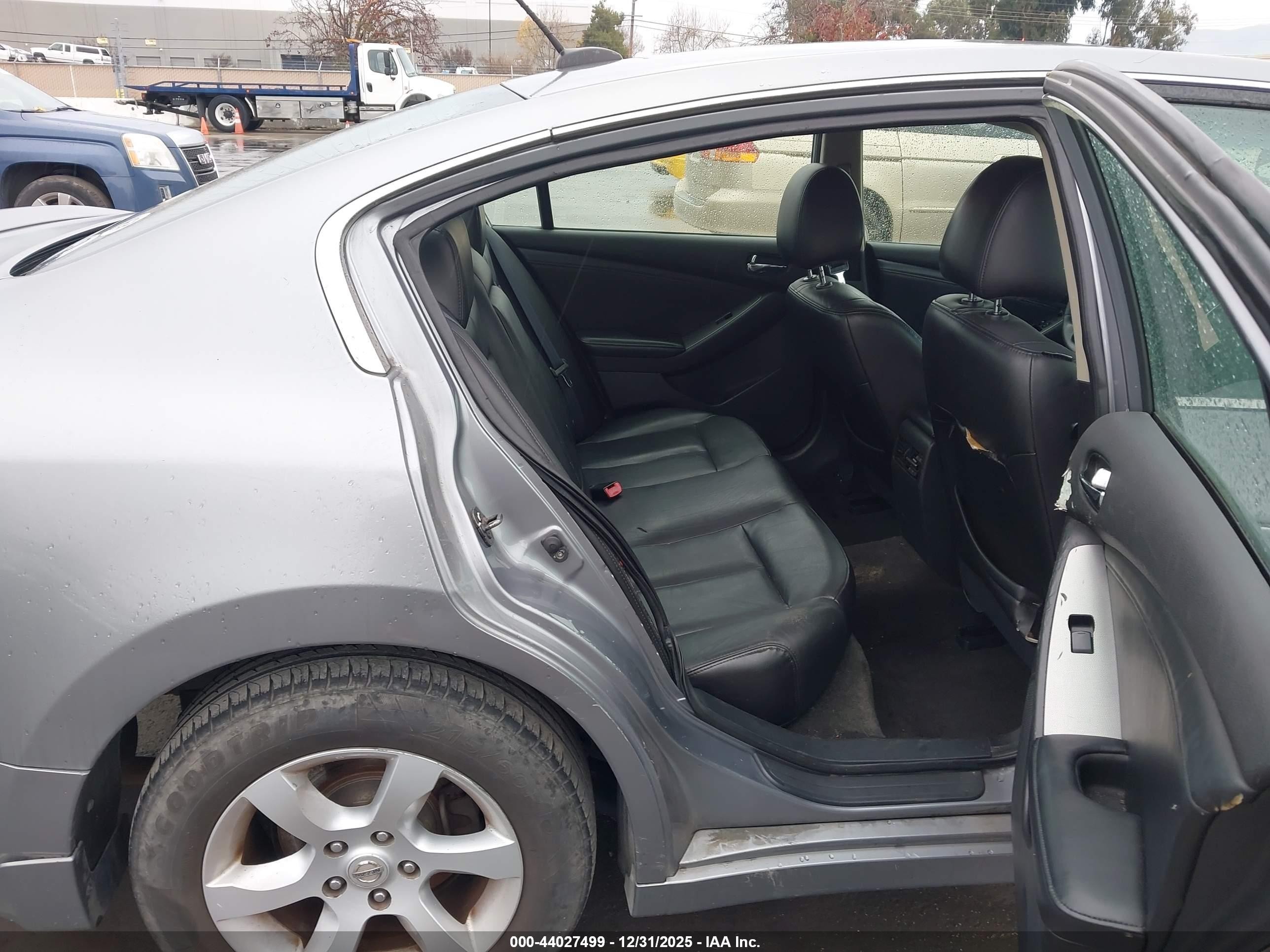 2008 Nissan Altima Hybrid   Silver vin: 1N4CL21E48C200941