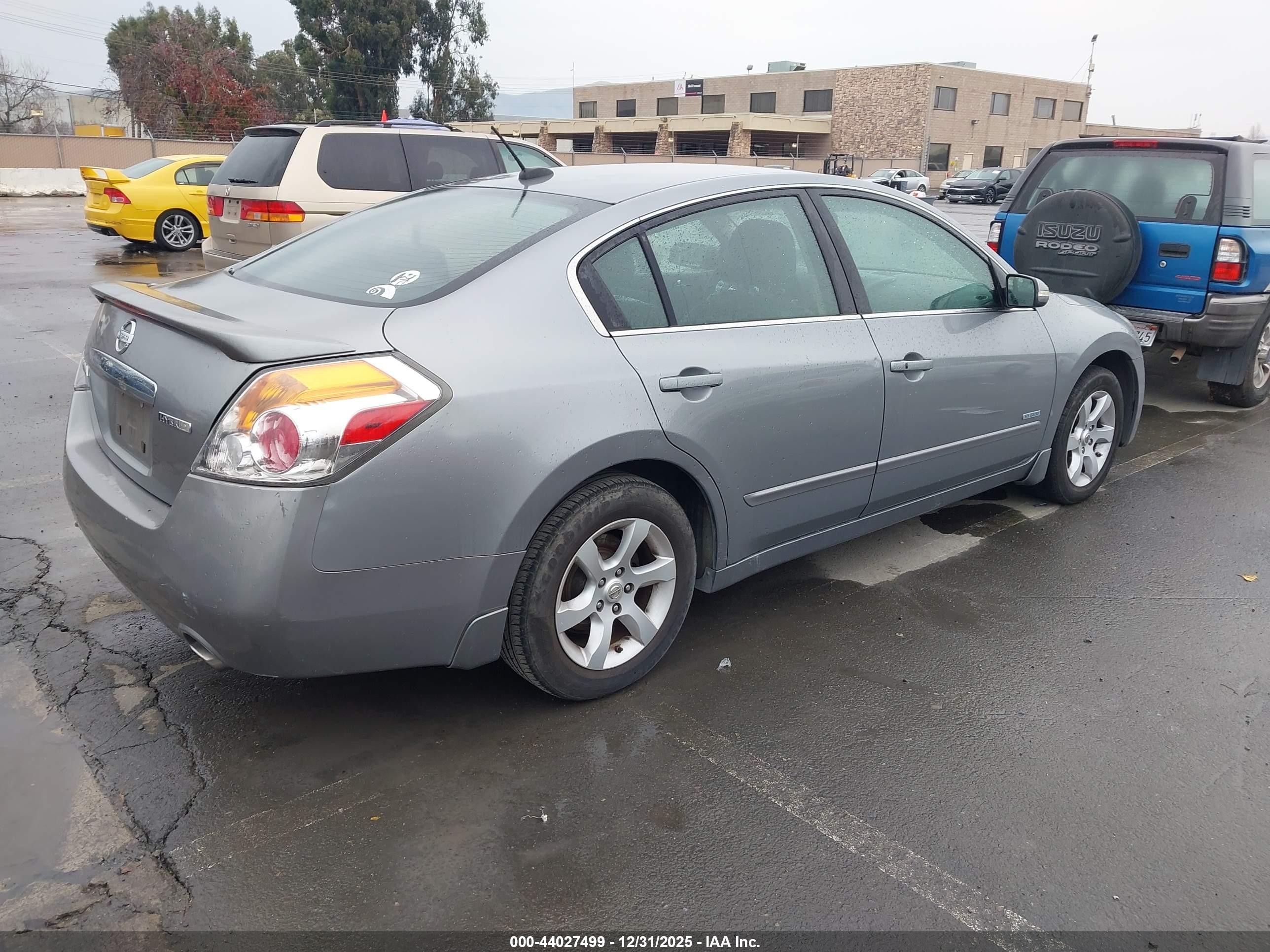 2008 Nissan Altima Hybrid   Silver vin: 1N4CL21E48C200941