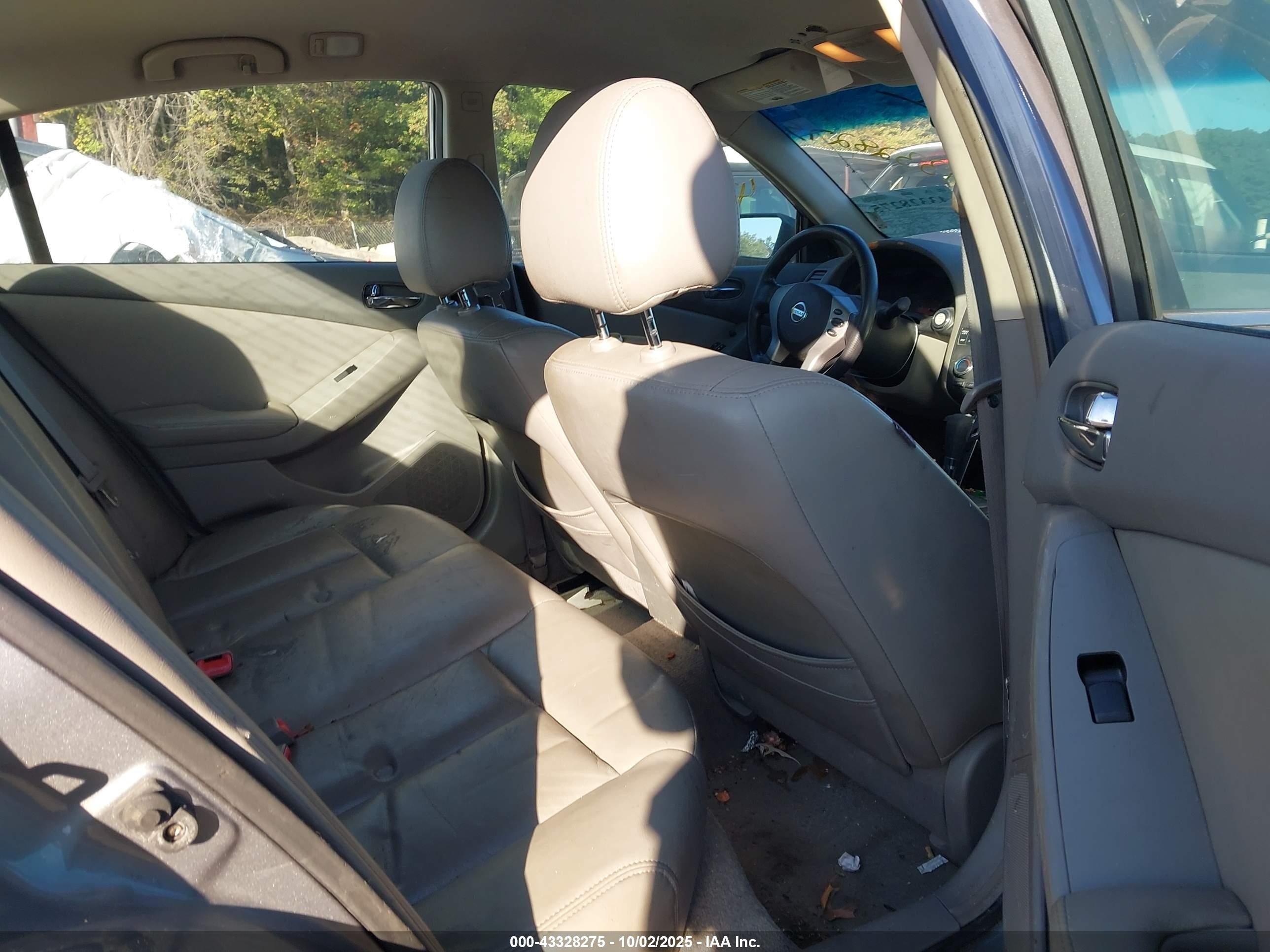2007 Nissan Altima Hybrid   Silver vin: 1N4CL21E77C237223