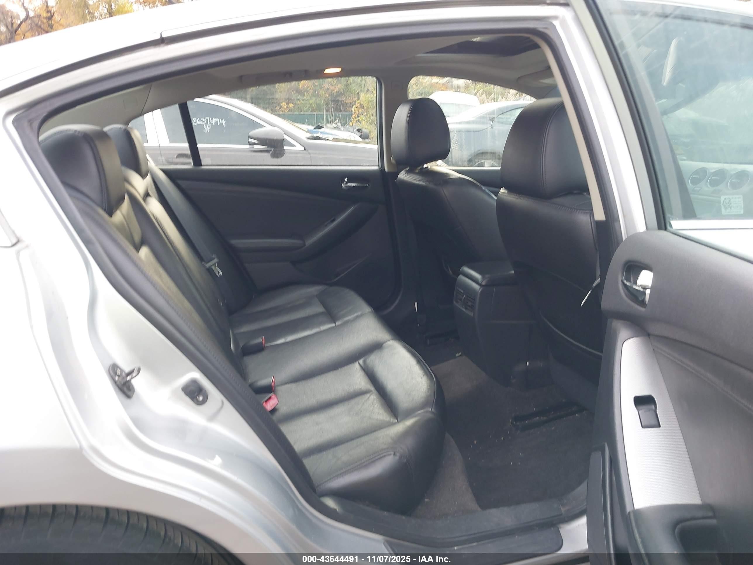 2008 Nissan Altima Hybrid   Silver vin: 1N4CL21E78C200075