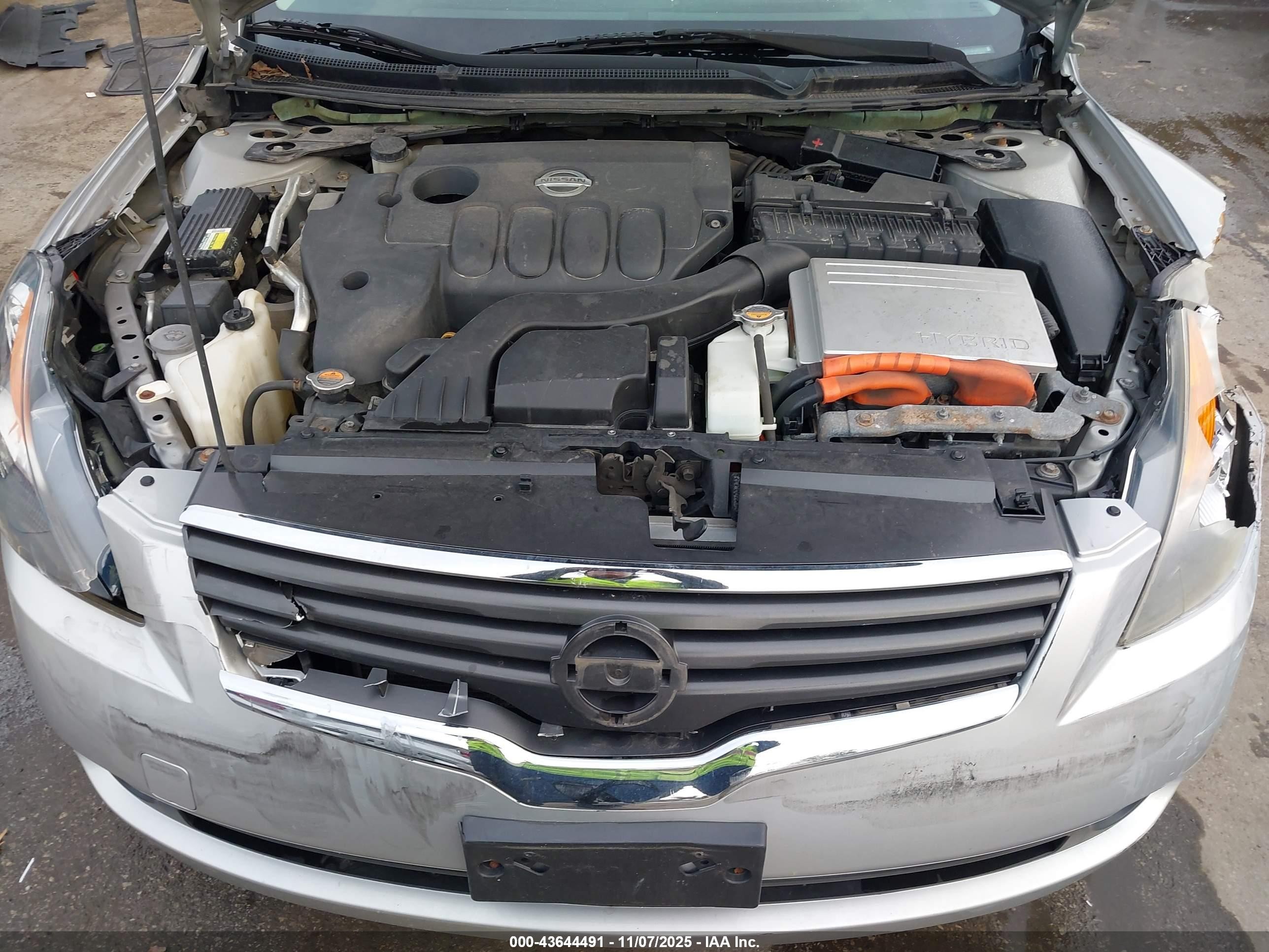 2008 Nissan Altima Hybrid   Silver vin: 1N4CL21E78C200075