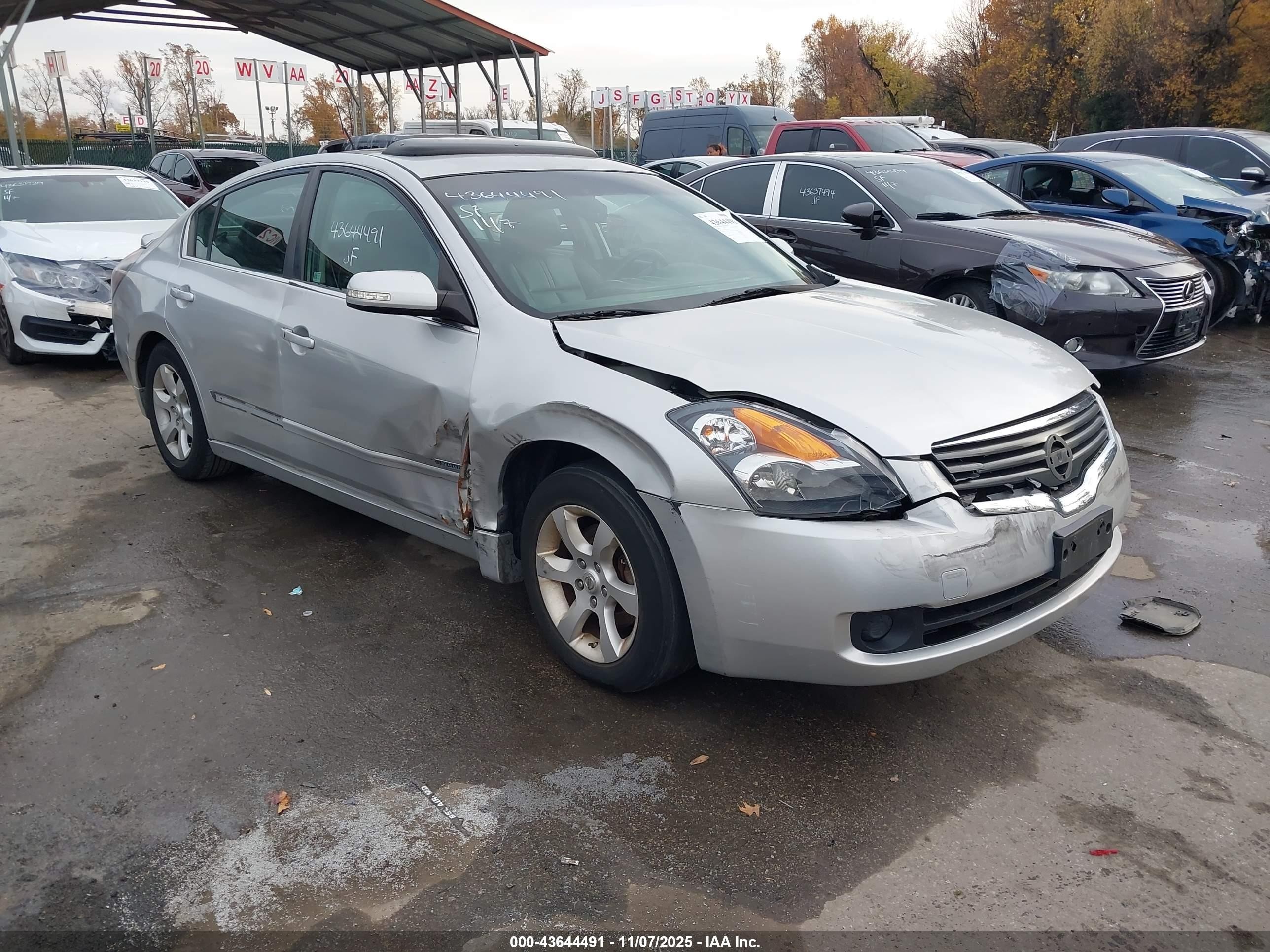 2008 Nissan Altima Hybrid   Silver vin: 1N4CL21E78C200075