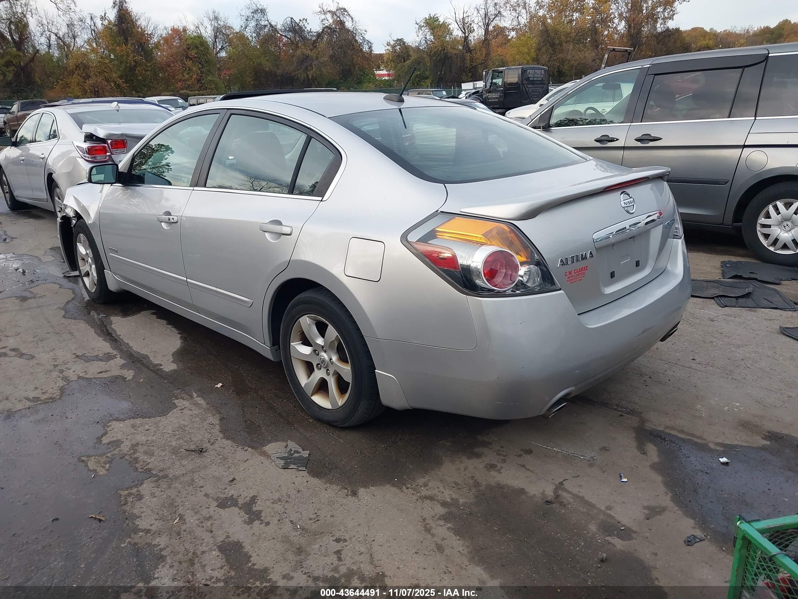2008 Nissan Altima Hybrid   Silver vin: 1N4CL21E78C200075