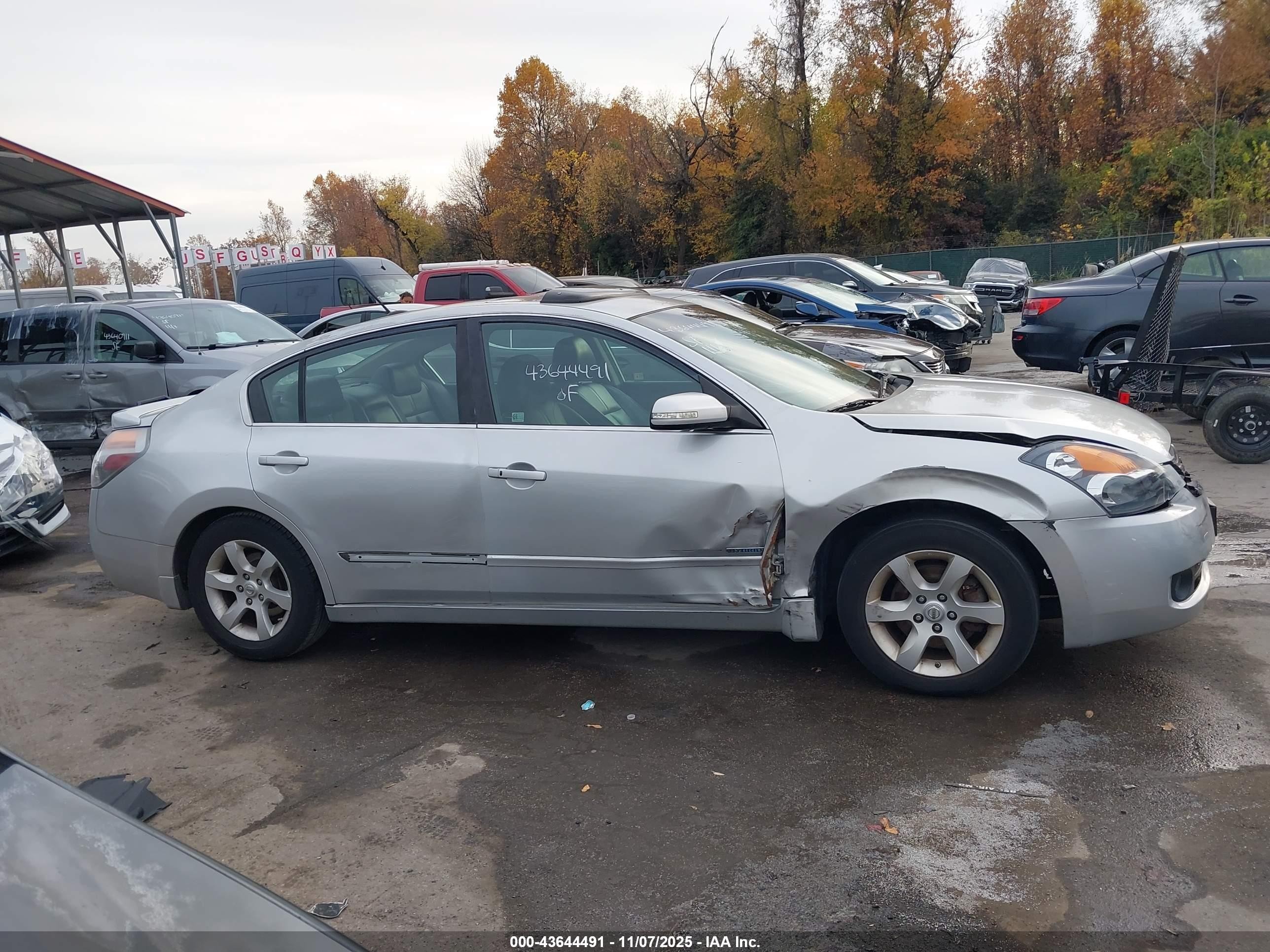 2008 Nissan Altima Hybrid   Silver vin: 1N4CL21E78C200075