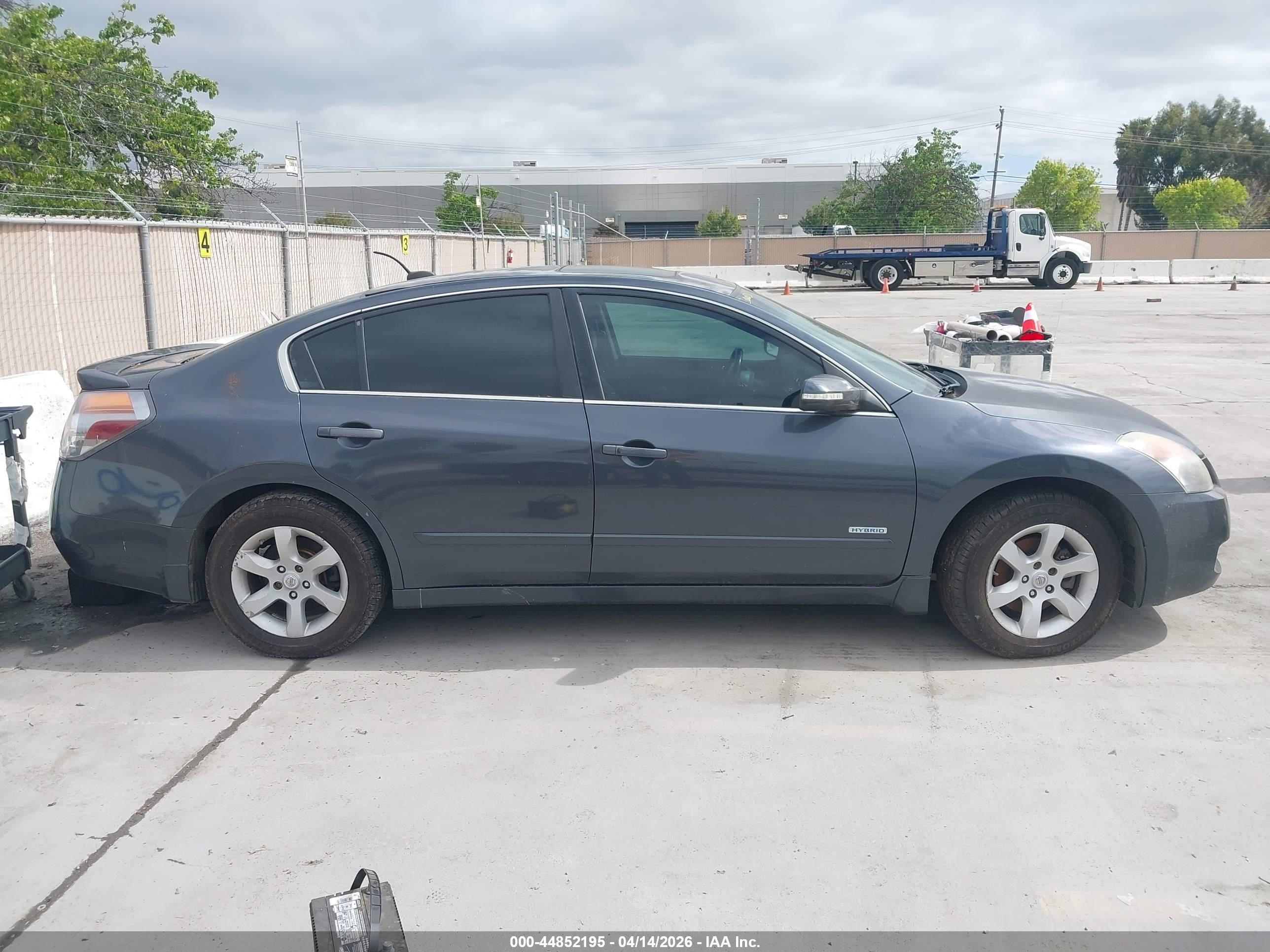 2009 Nissan Altima Hybrid   Gray vin: 1N4CL21E79C190777
