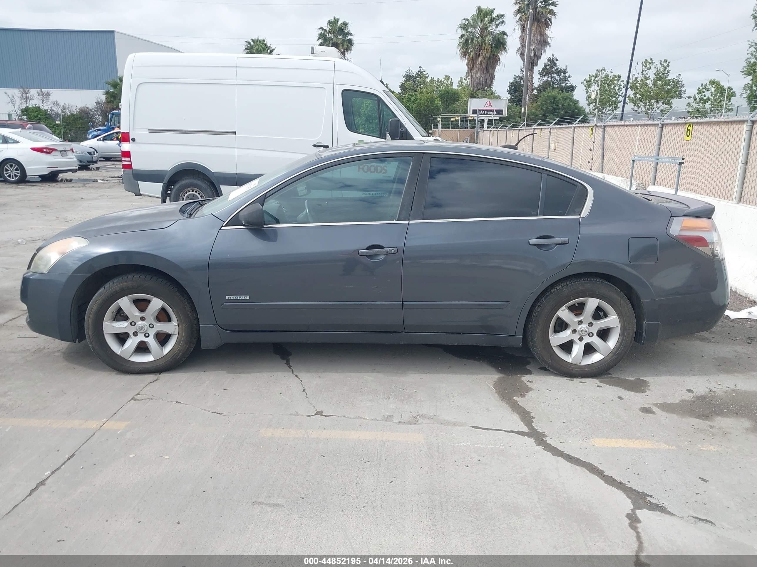 2009 Nissan Altima Hybrid   Gray vin: 1N4CL21E79C190777